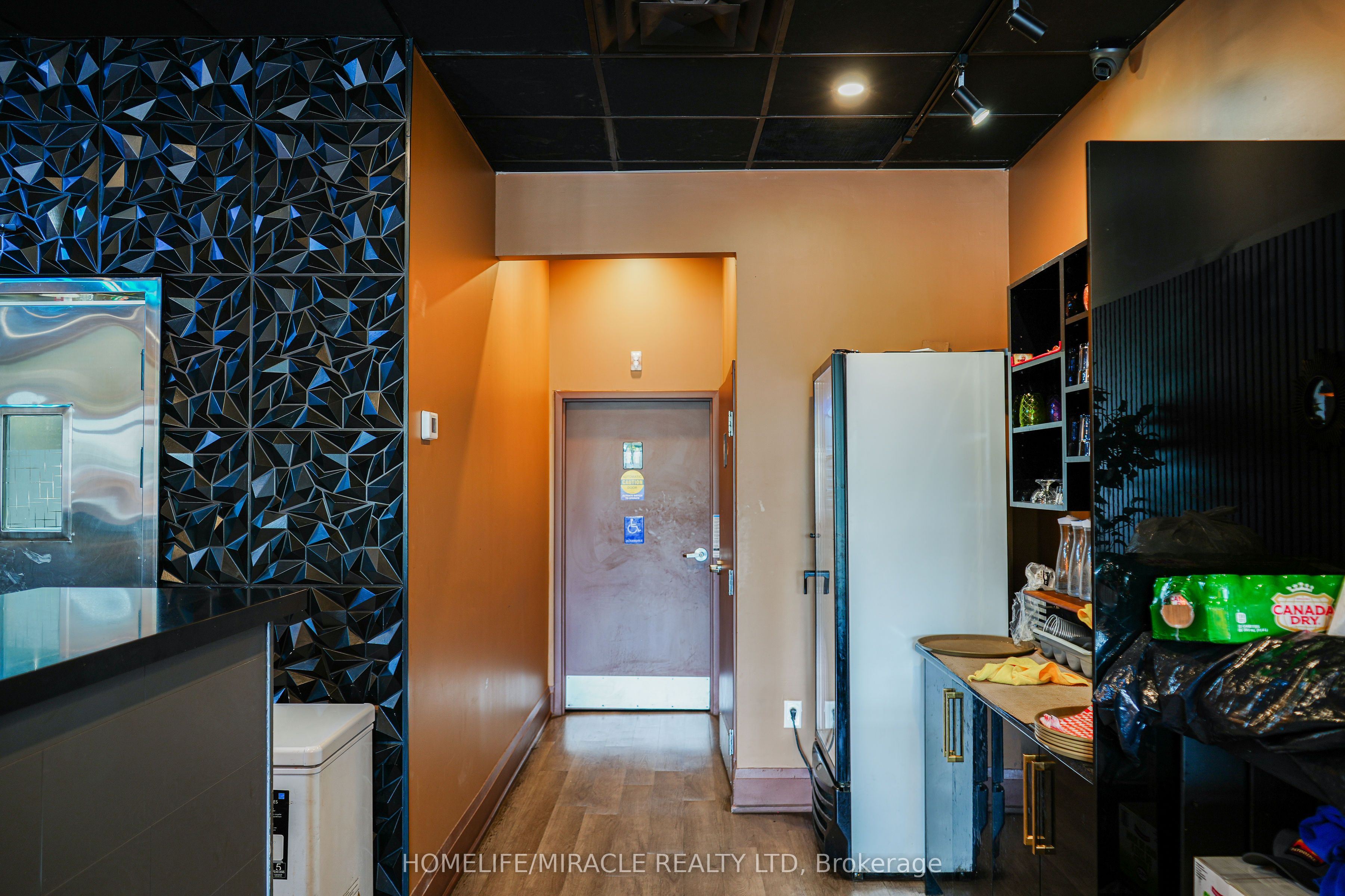 9985 Mcvean Dr Property Photo 23