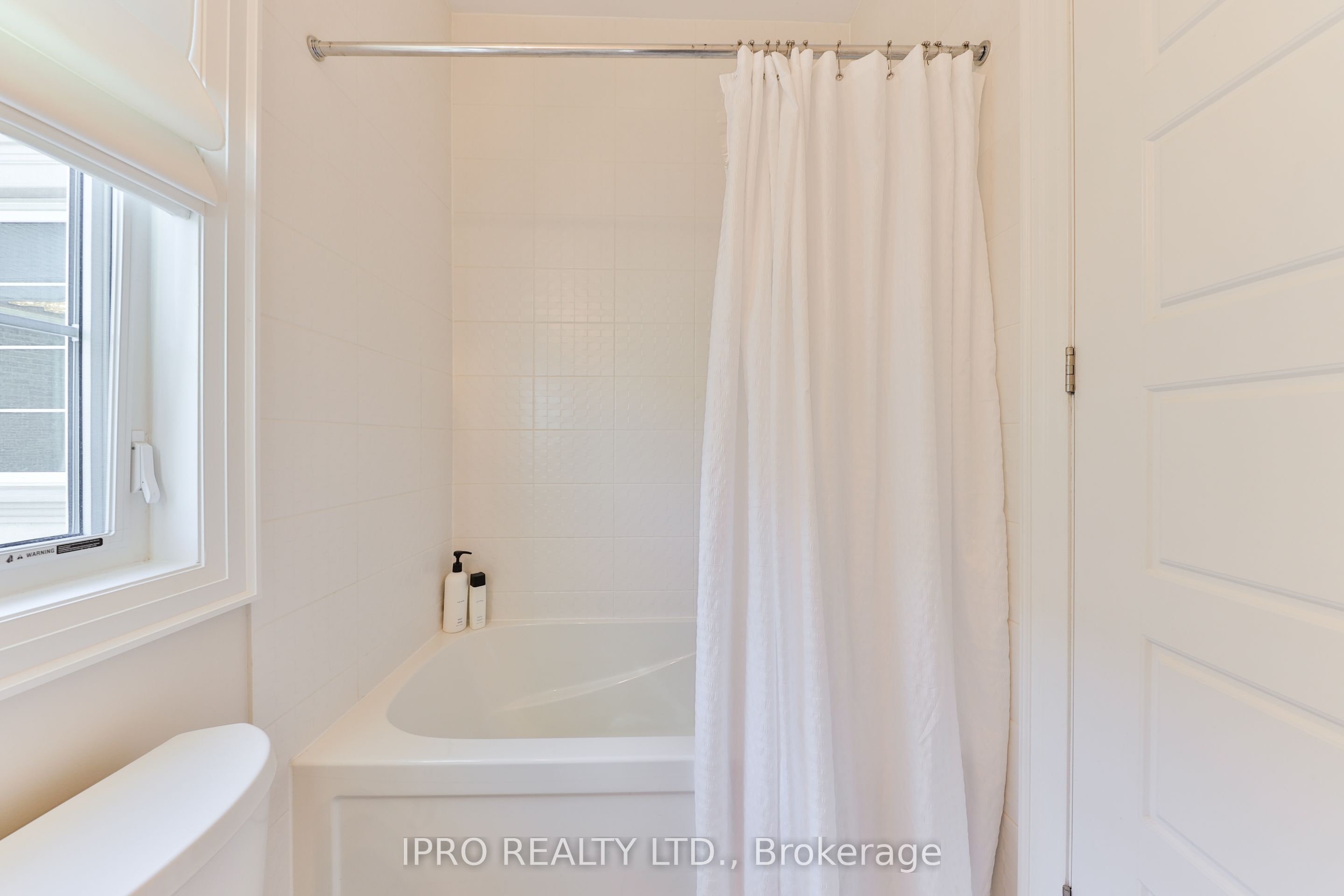 226 Mcwilliams Crescent Property Photo 34
