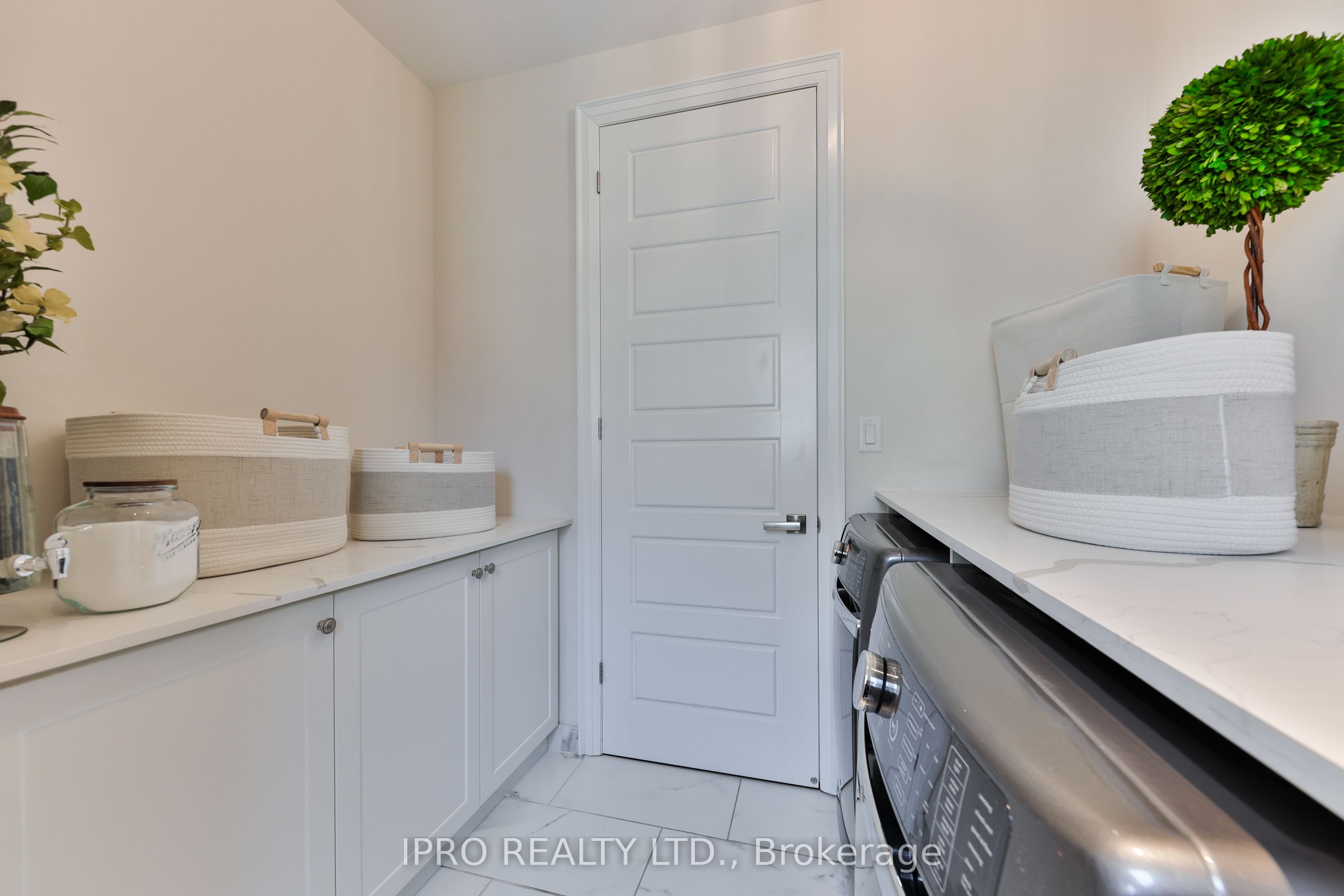 226 Mcwilliams Crescent Property Photo 36