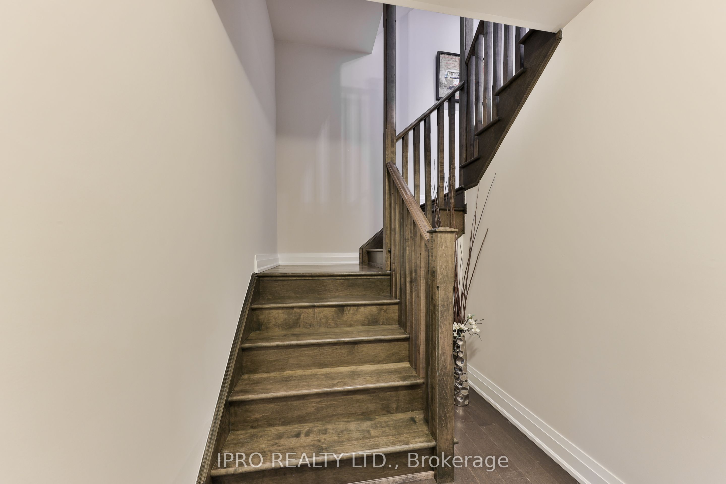226 Mcwilliams Crescent Property Photo 42