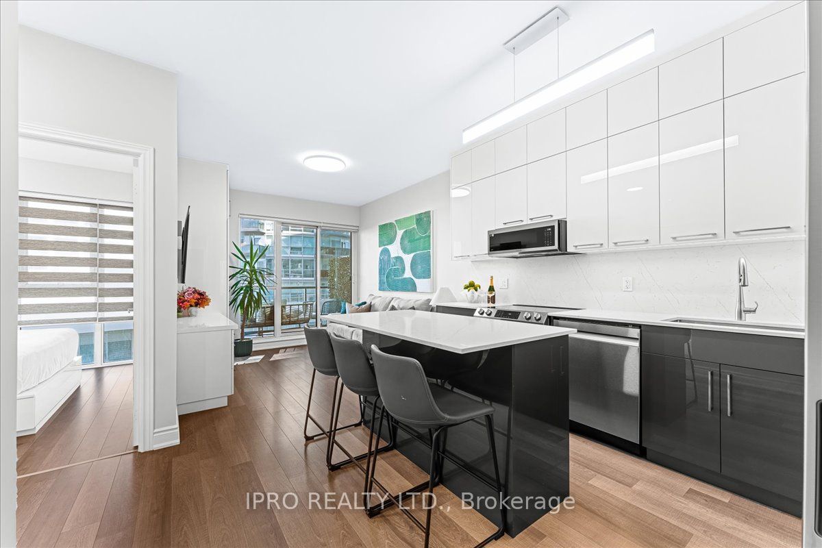 #708 - 39 ANNIE CRAIG Drive Property Photo 1
