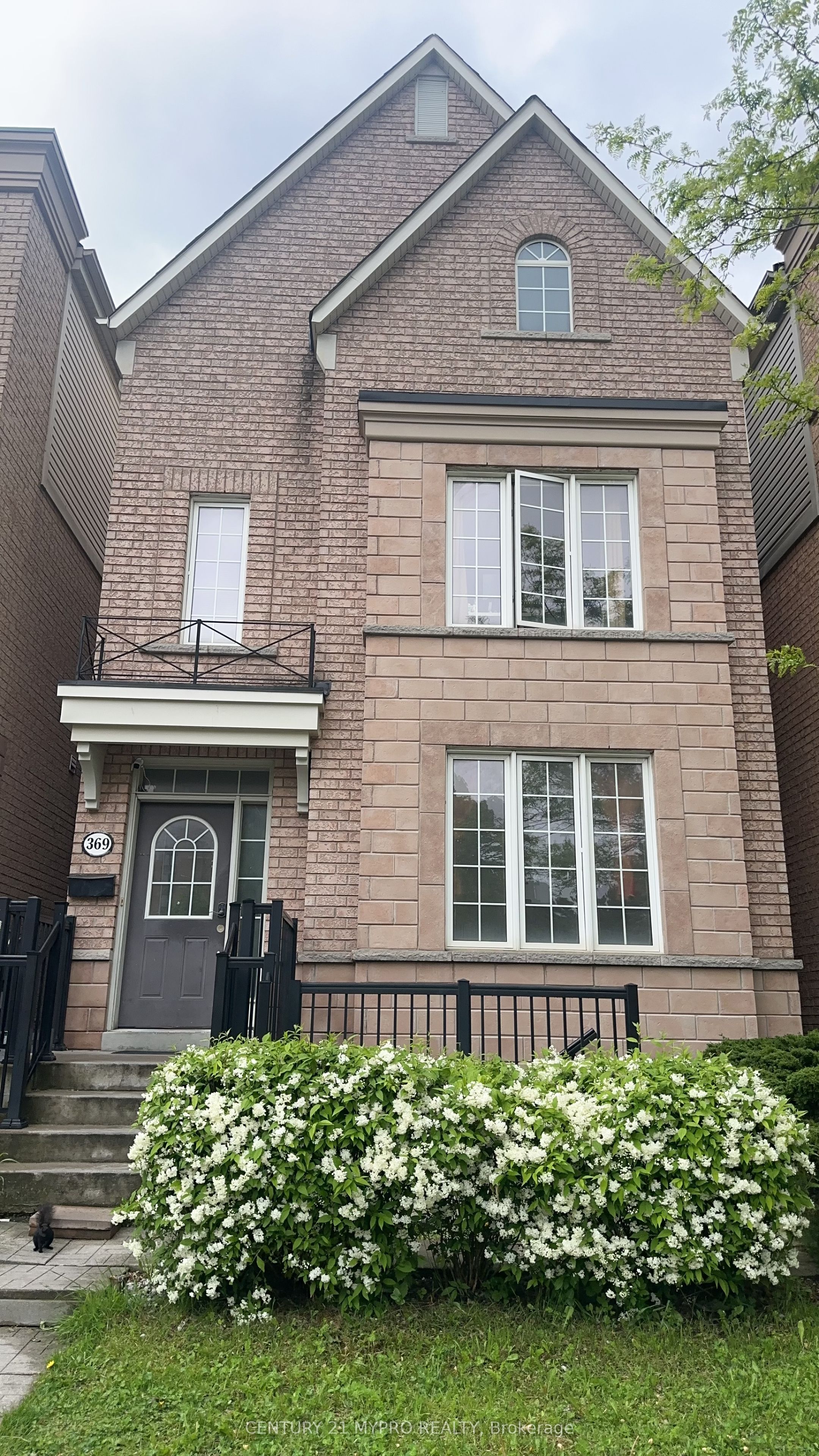 369 Assiniboine Road Property Photo 1