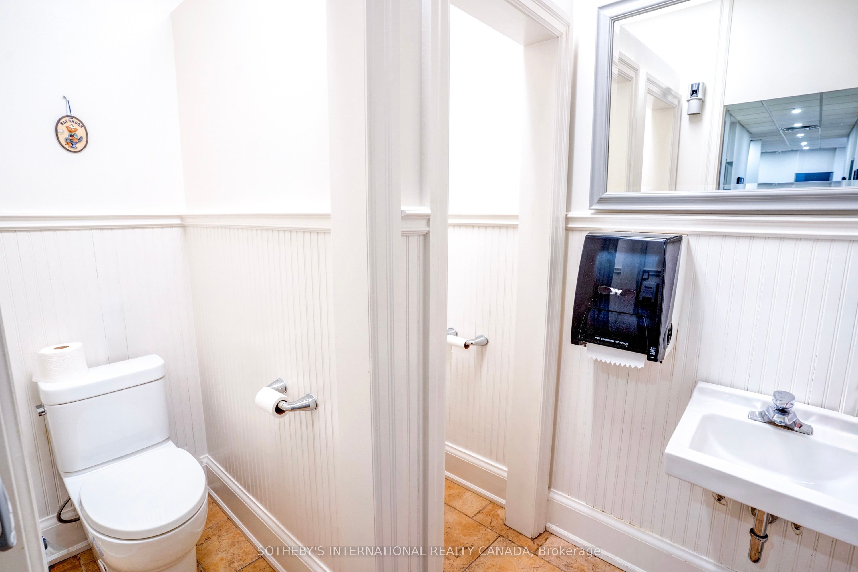 1146 Aerowood Drive Property Photo 19