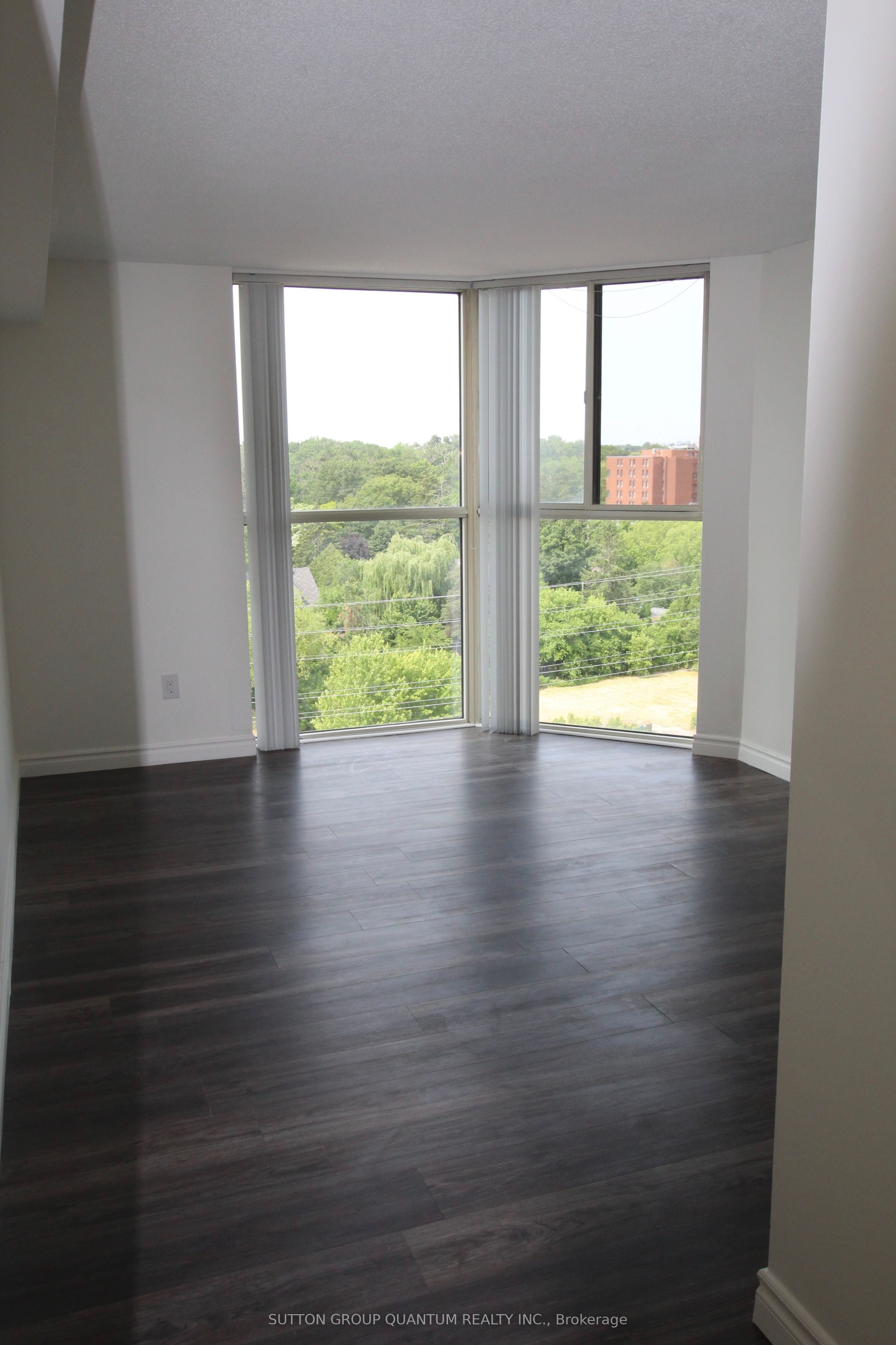 #903 - 2091 Hurontario Street Property Photo 13