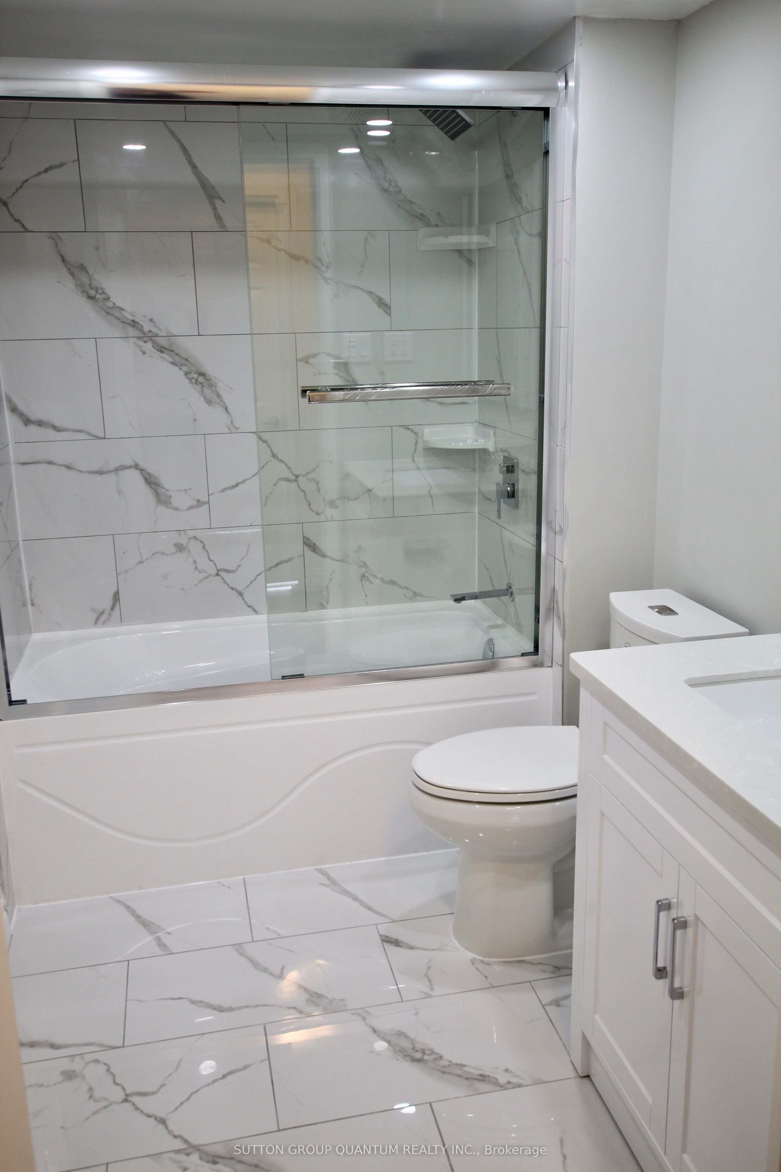 #903 - 2091 Hurontario Street Property Photo 17