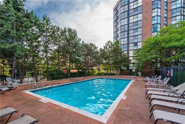 #903 - 2091 Hurontario Street Property Photo 18