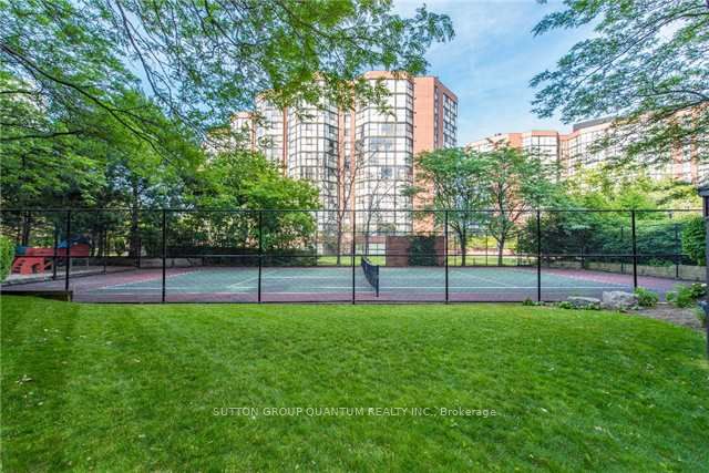 #903 - 2091 Hurontario Street Property Photo 20
