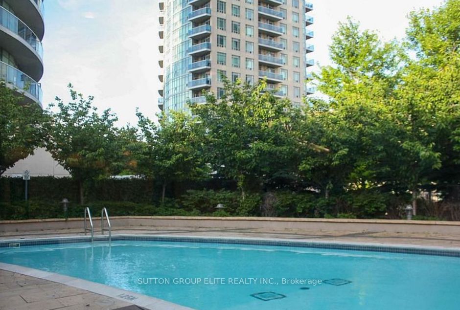 80 Absolute Street N 2411 Property Photo 6