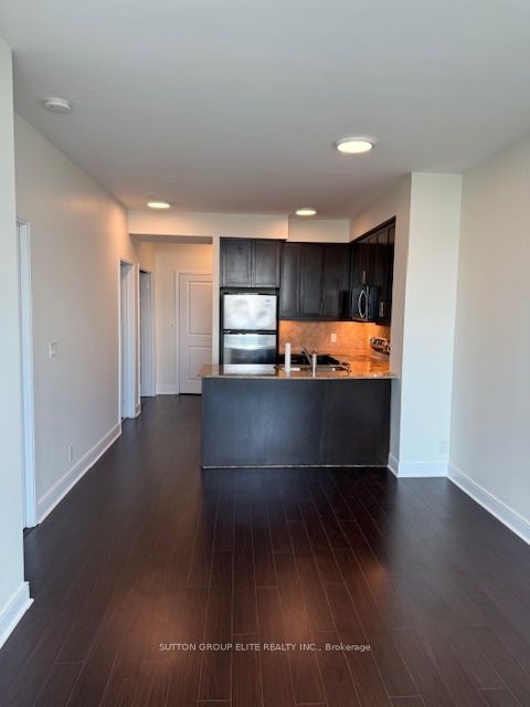 80 Absolute Street N 2411 Property Photo 7