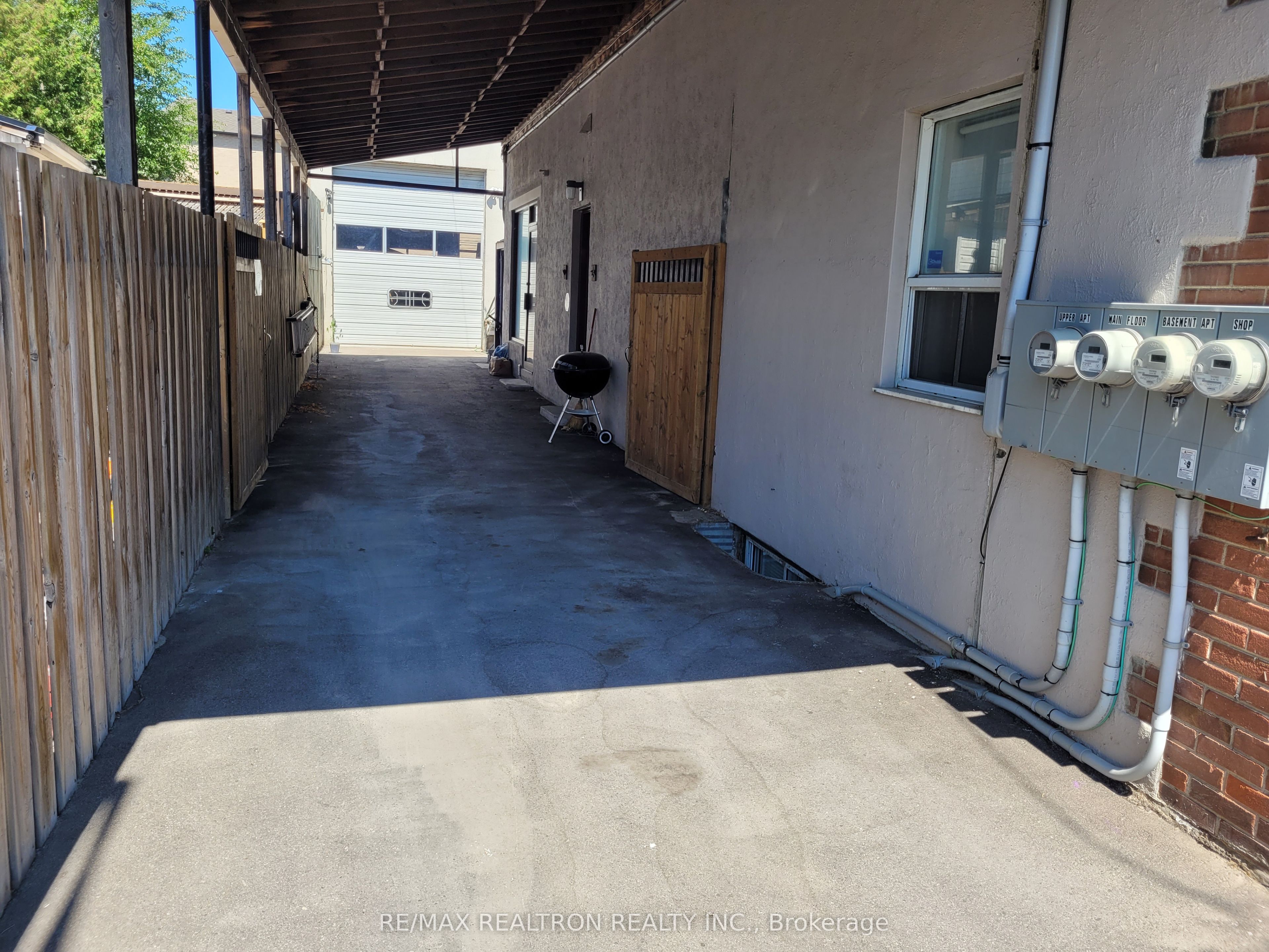1619 Weston Road Property Photo 2