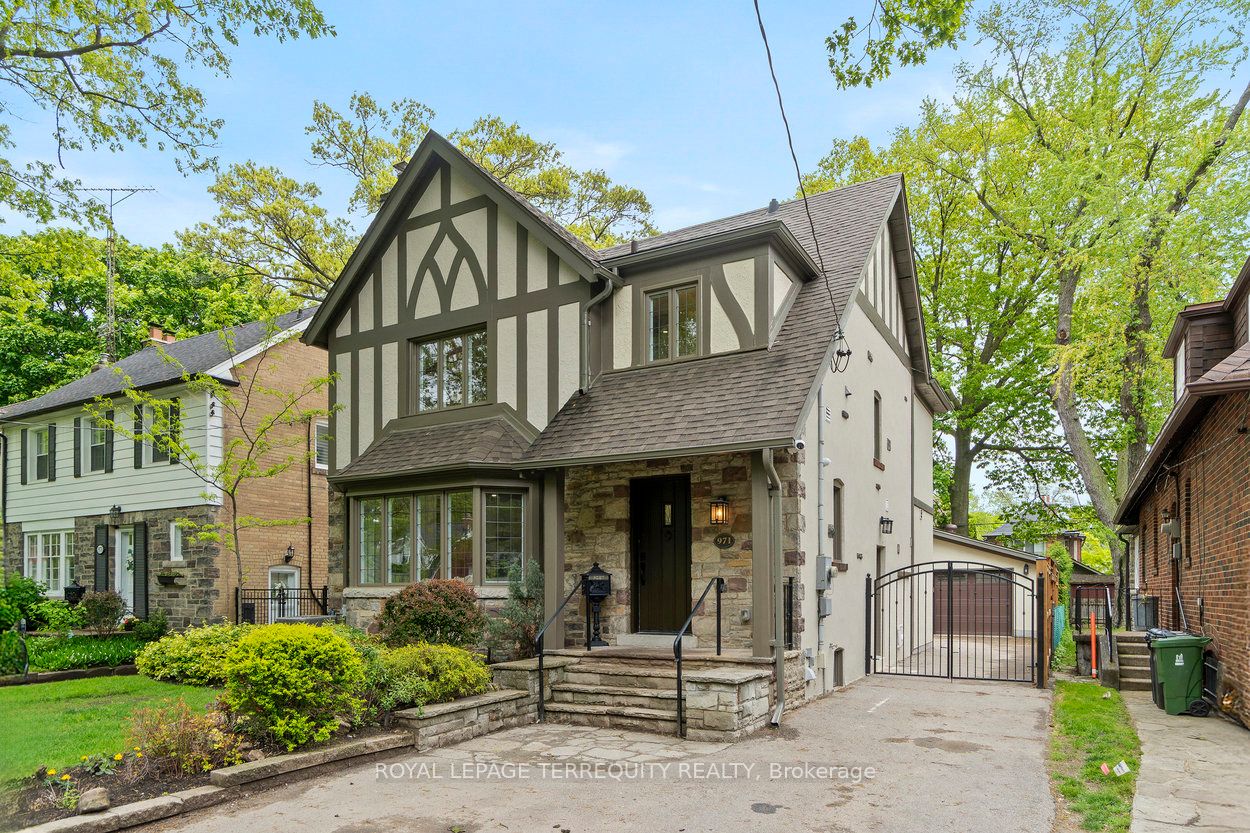 971 Royal York Road Property Photo 2
