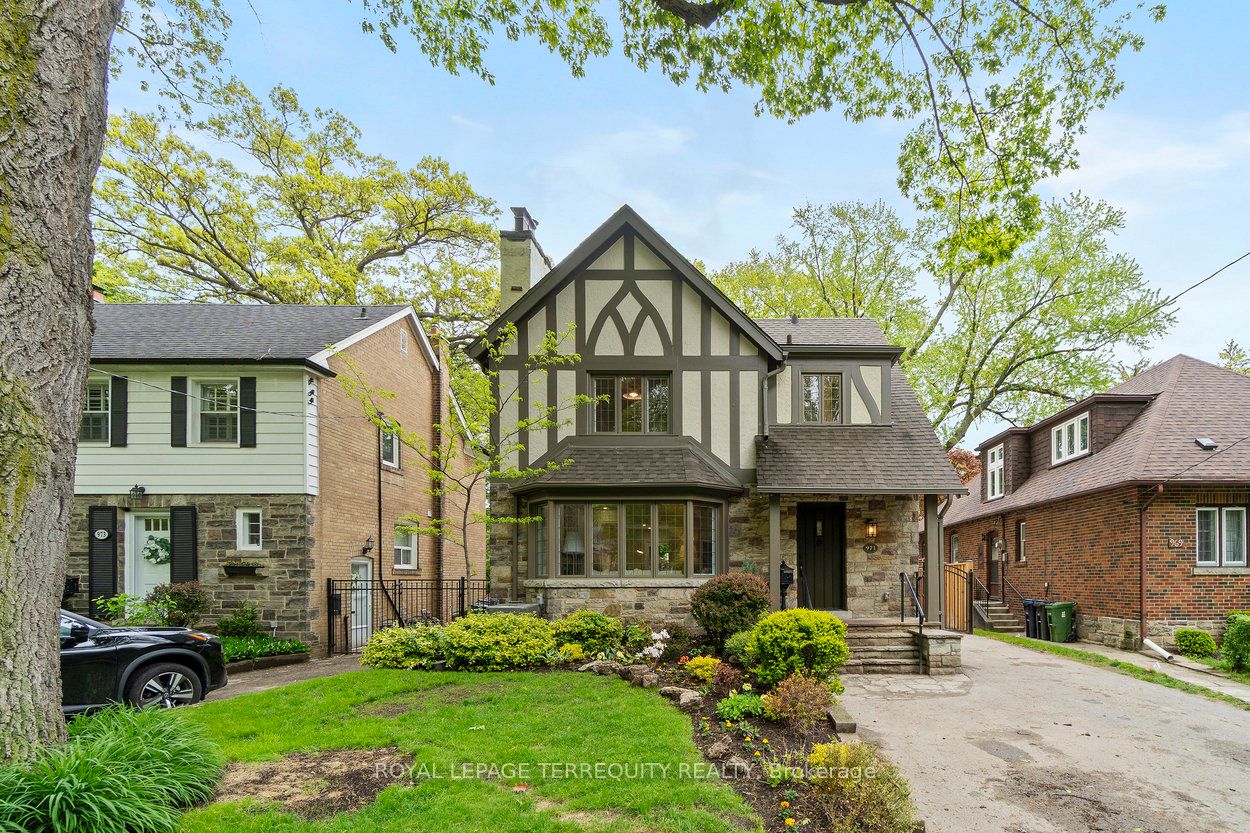 971 Royal York Road Property Photo 3