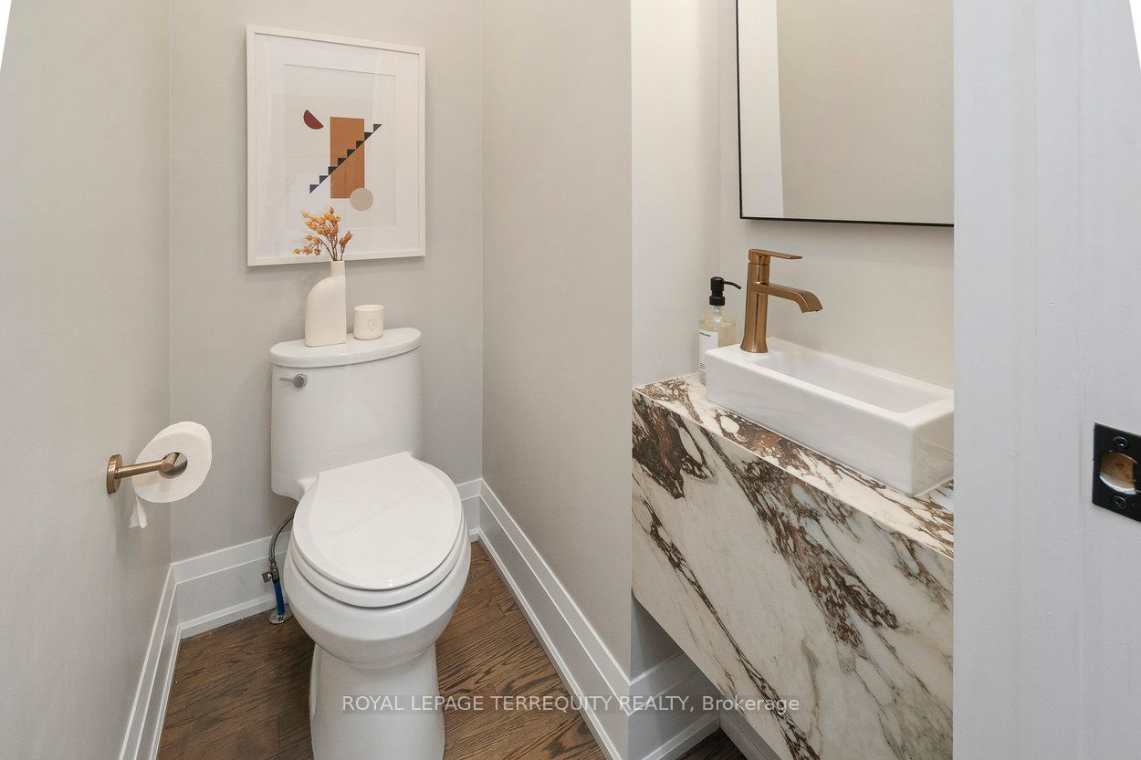 971 Royal York Road Property Photo 25
