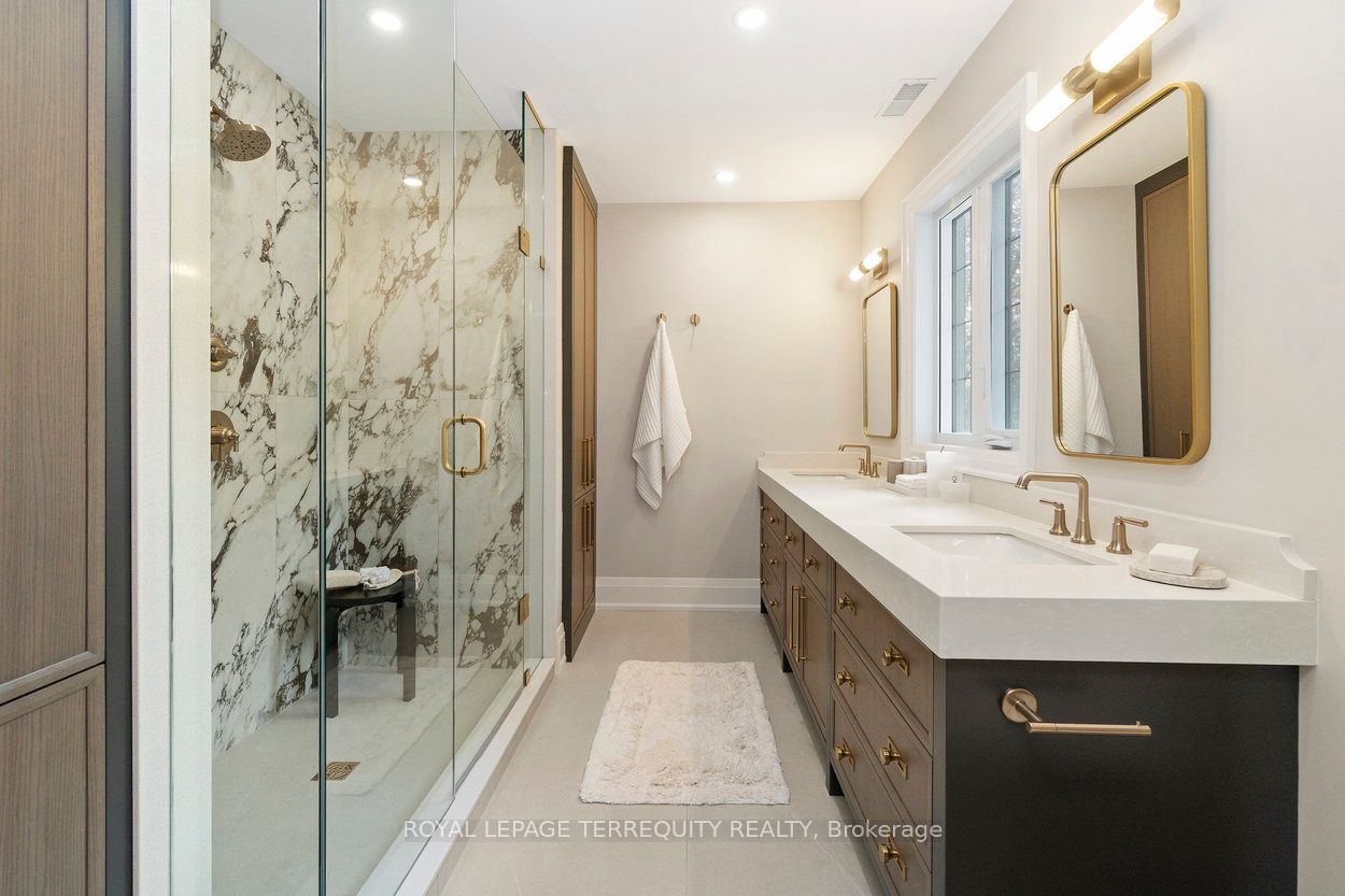 971 Royal York Road Property Photo 30