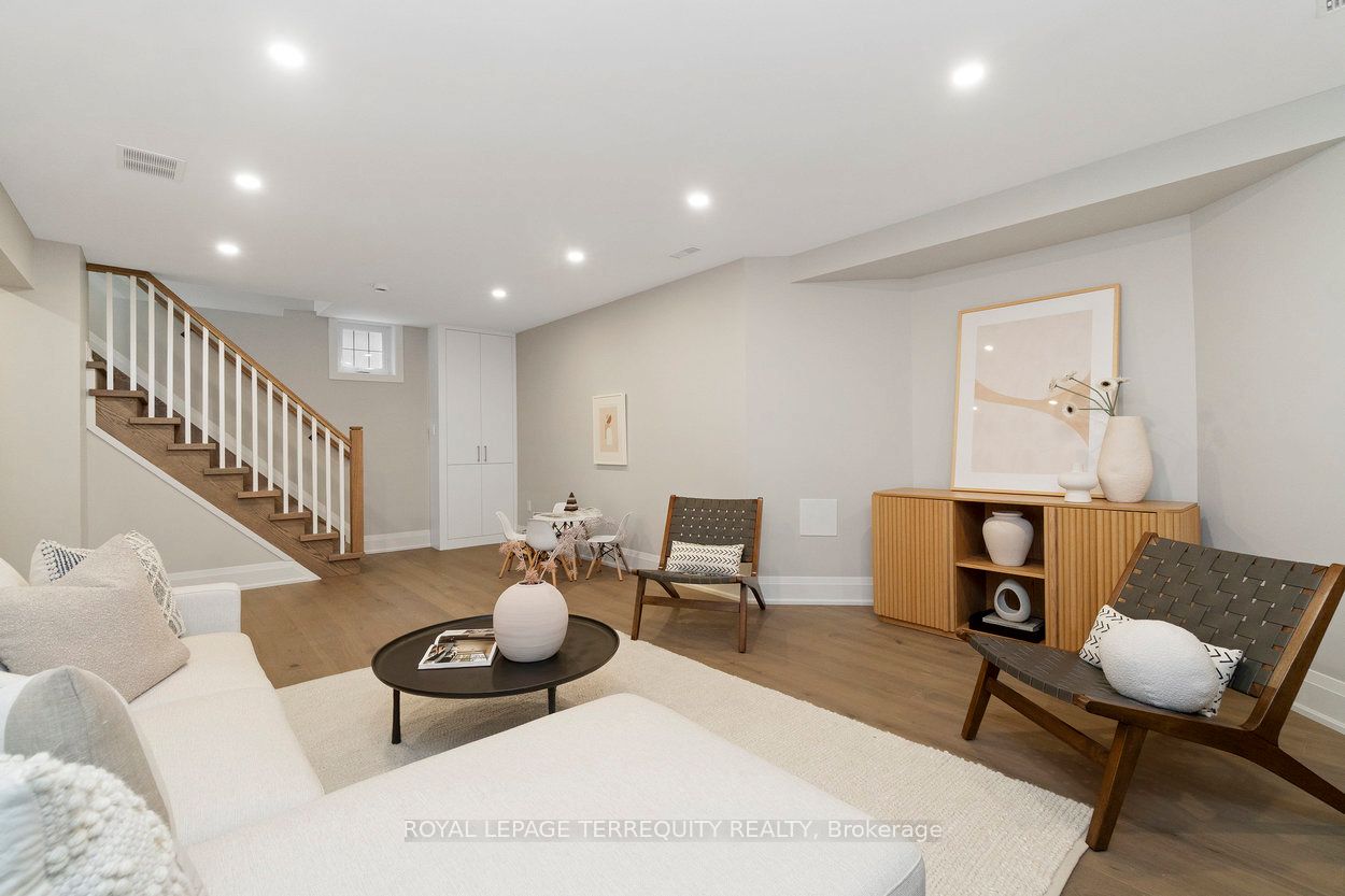 971 Royal York Road Property Photo 35