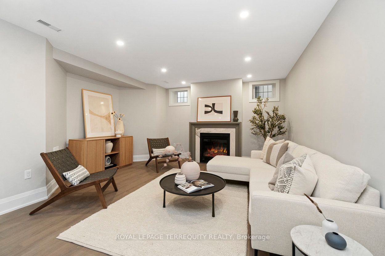 971 Royal York Road Property Photo 36