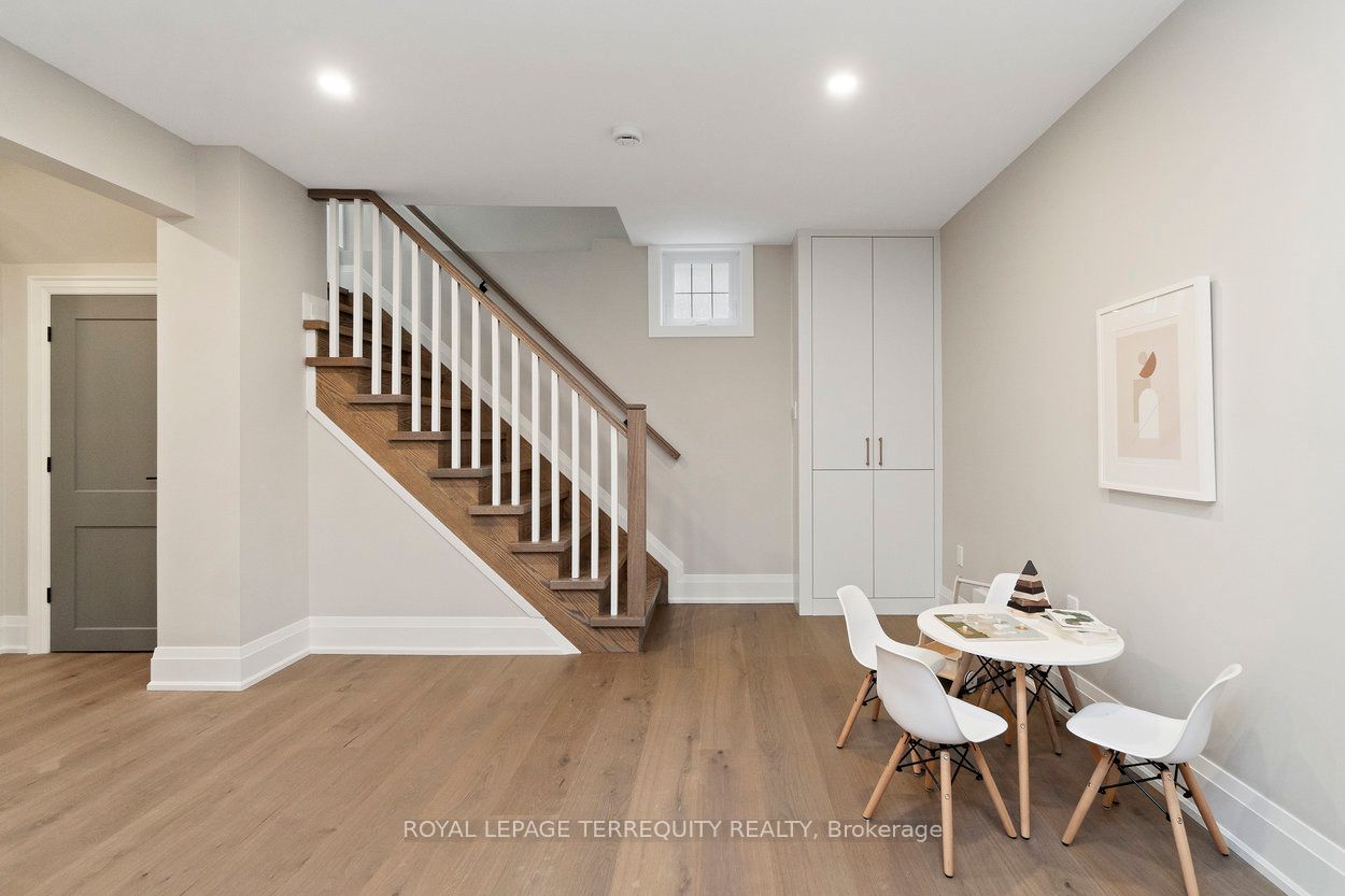 971 Royal York Road Property Photo 37