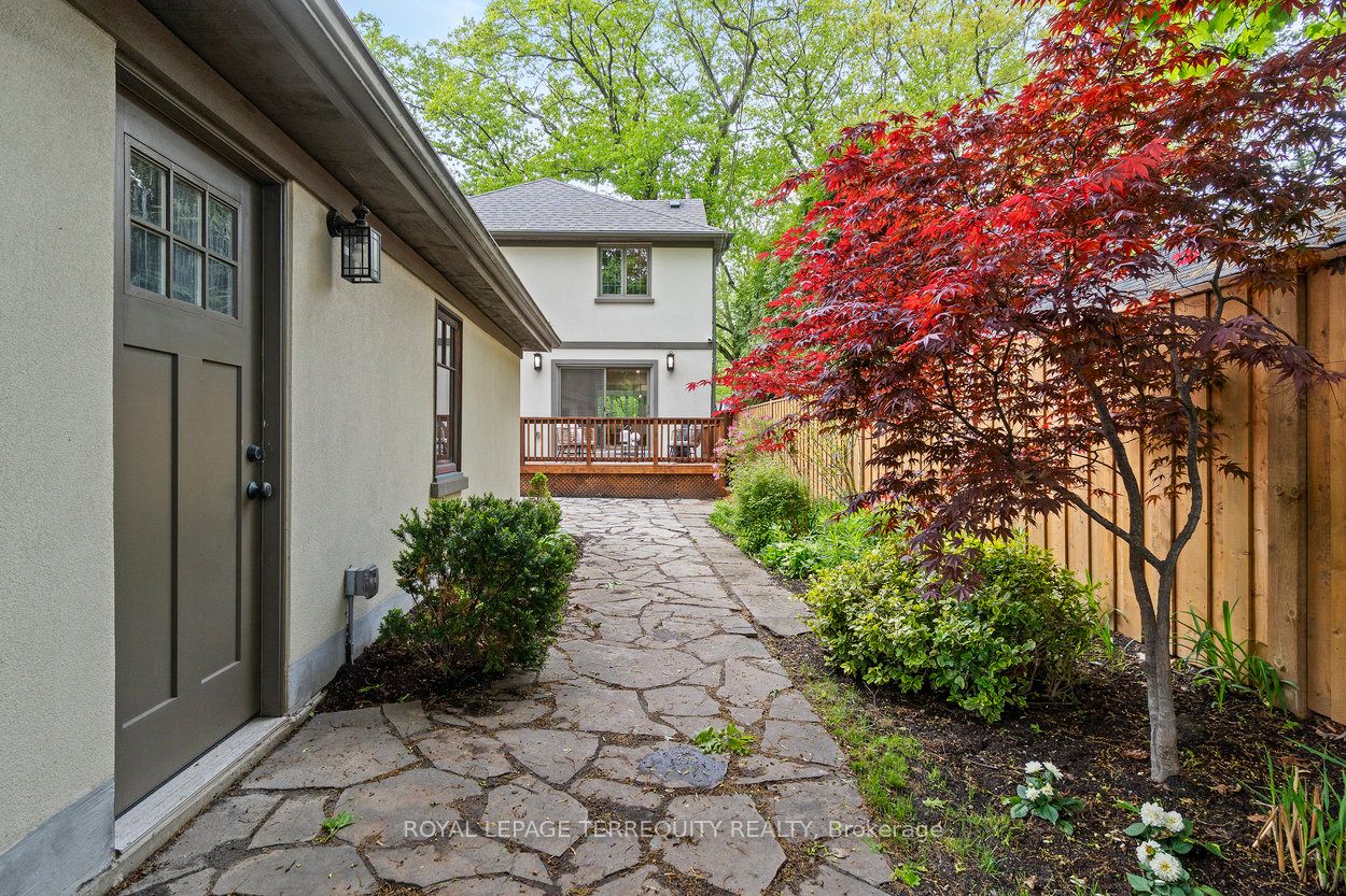 971 Royal York Road Property Photo 45