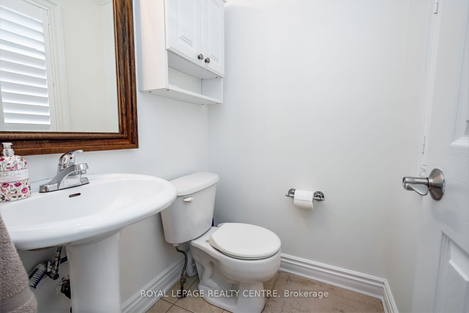 2418 Baintree Crescent Property Photo 7