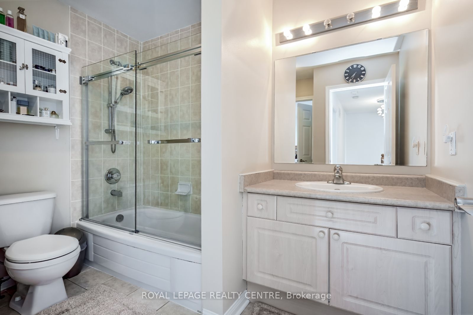 2418 Baintree Crescent Property Photo 24
