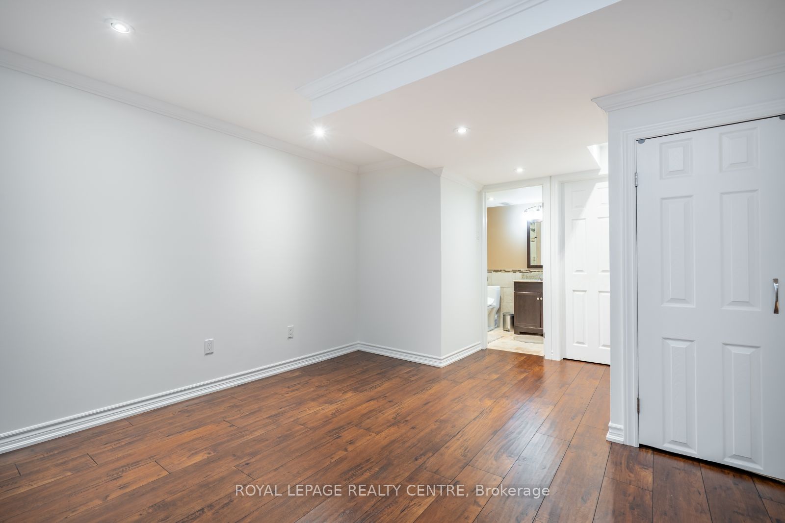 2418 Baintree Crescent Property Photo 33