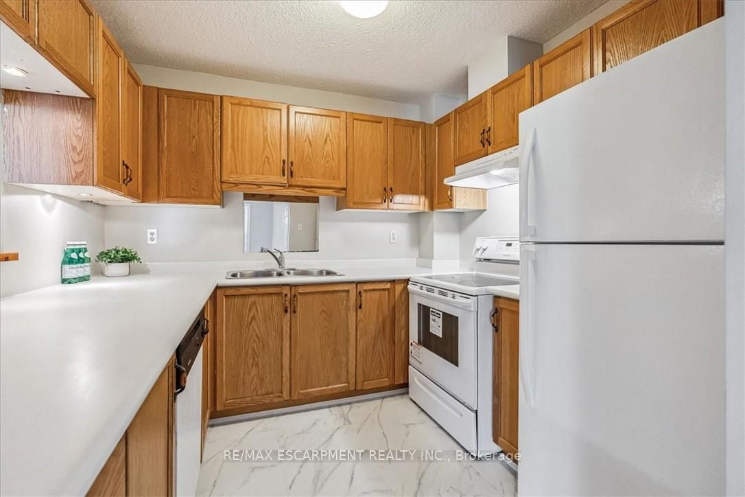 4140 Foxwood Drive 1102 Property Photo 5
