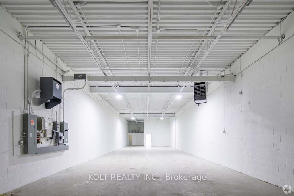 #20 - 1040 Martin Grove Road Property Photo 8