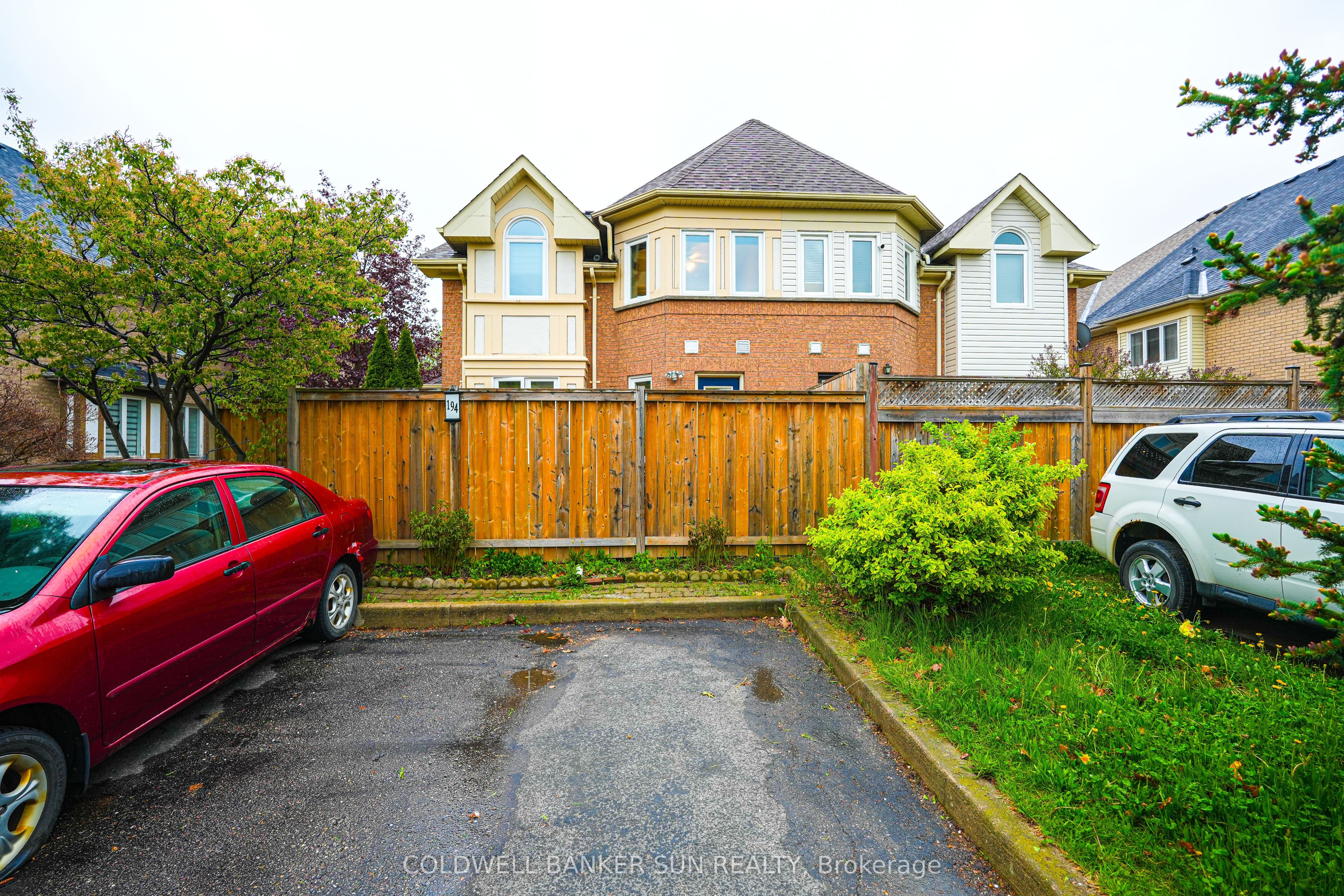 194 Pressed Brick Drive Property Photo 2