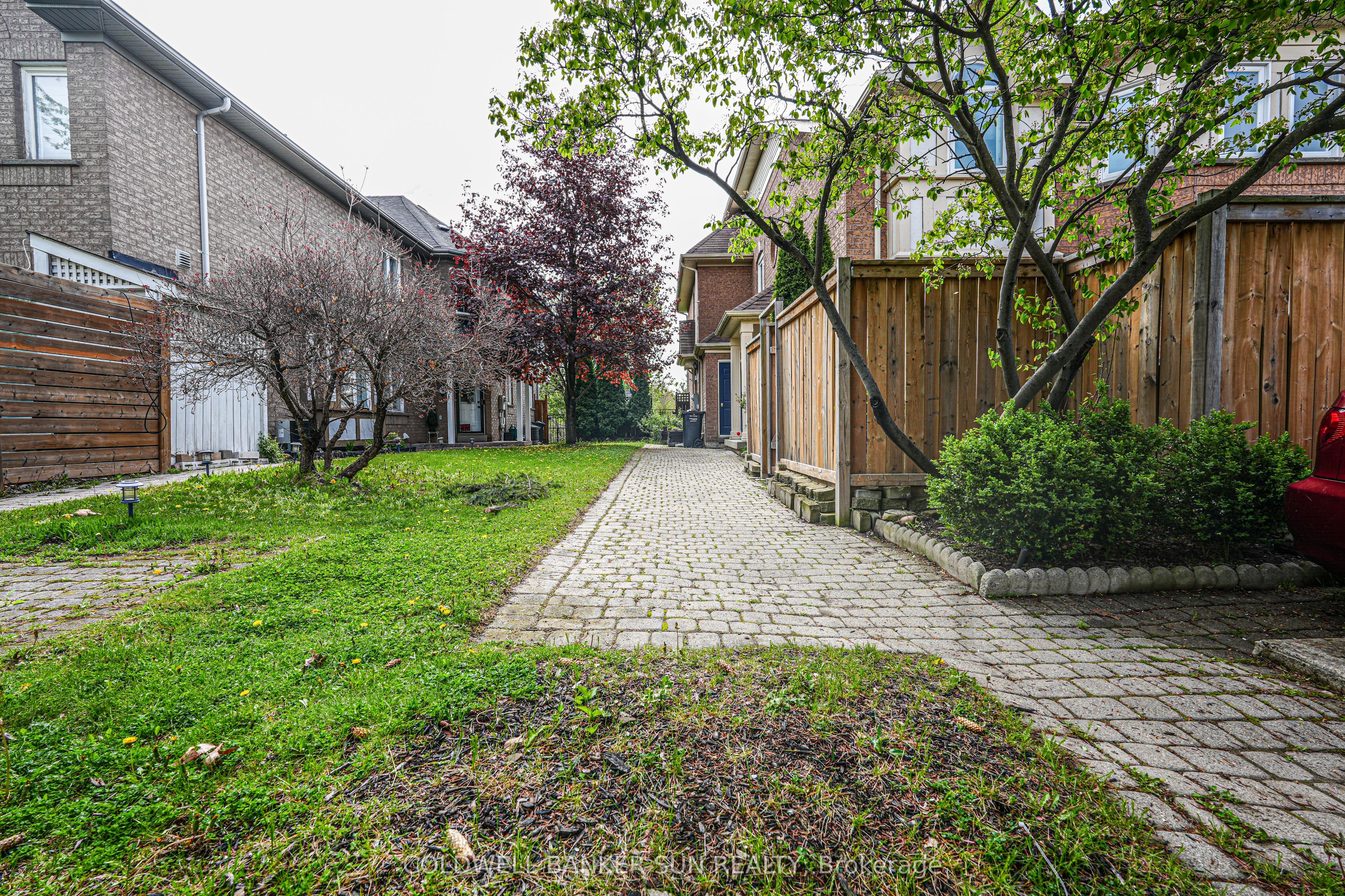 194 Pressed Brick Drive Property Photo 3