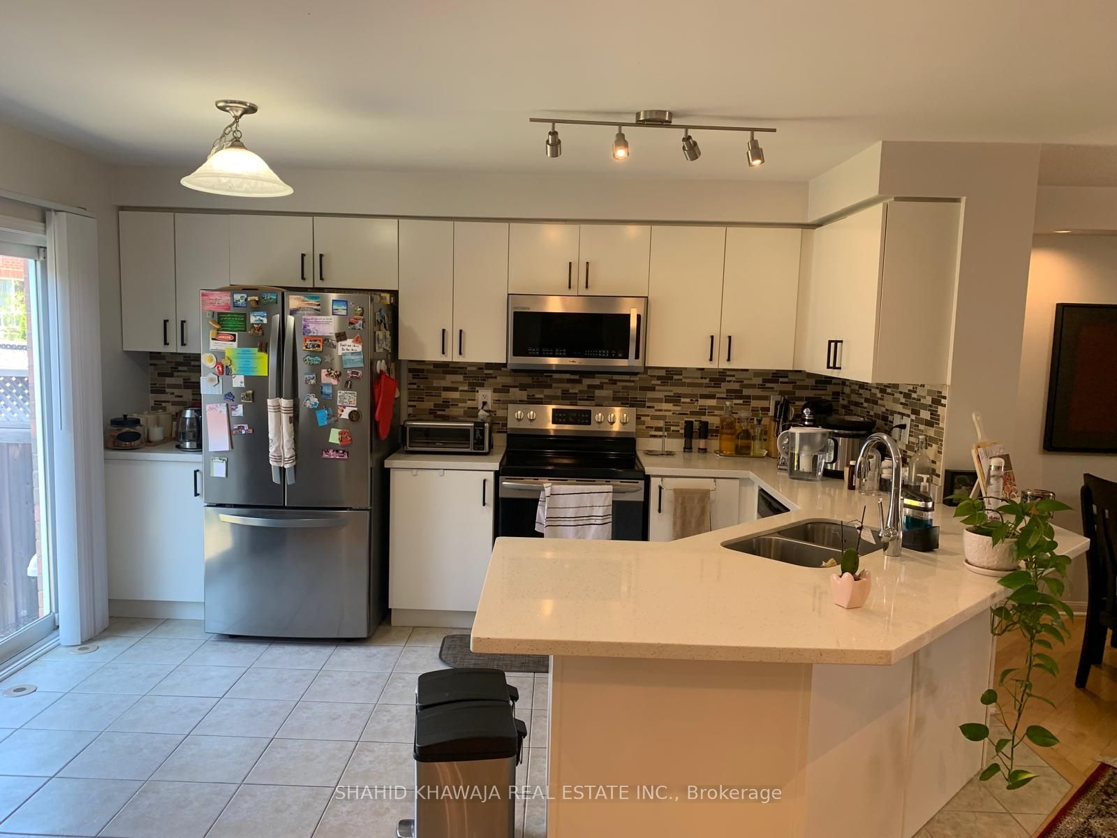 841 Gifford Crescent Property Photo 4