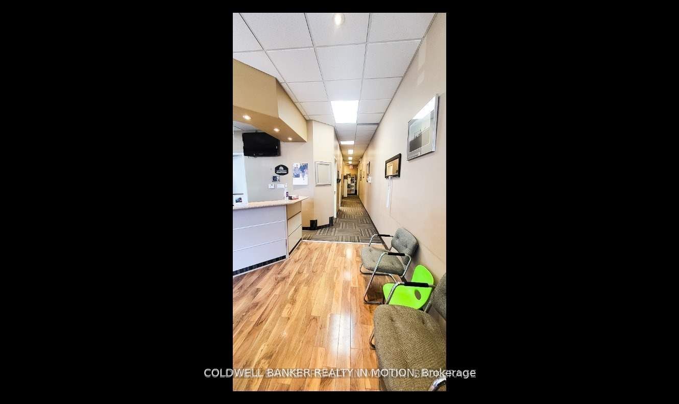 5025 Heatherleigh Ave Property Photo 7