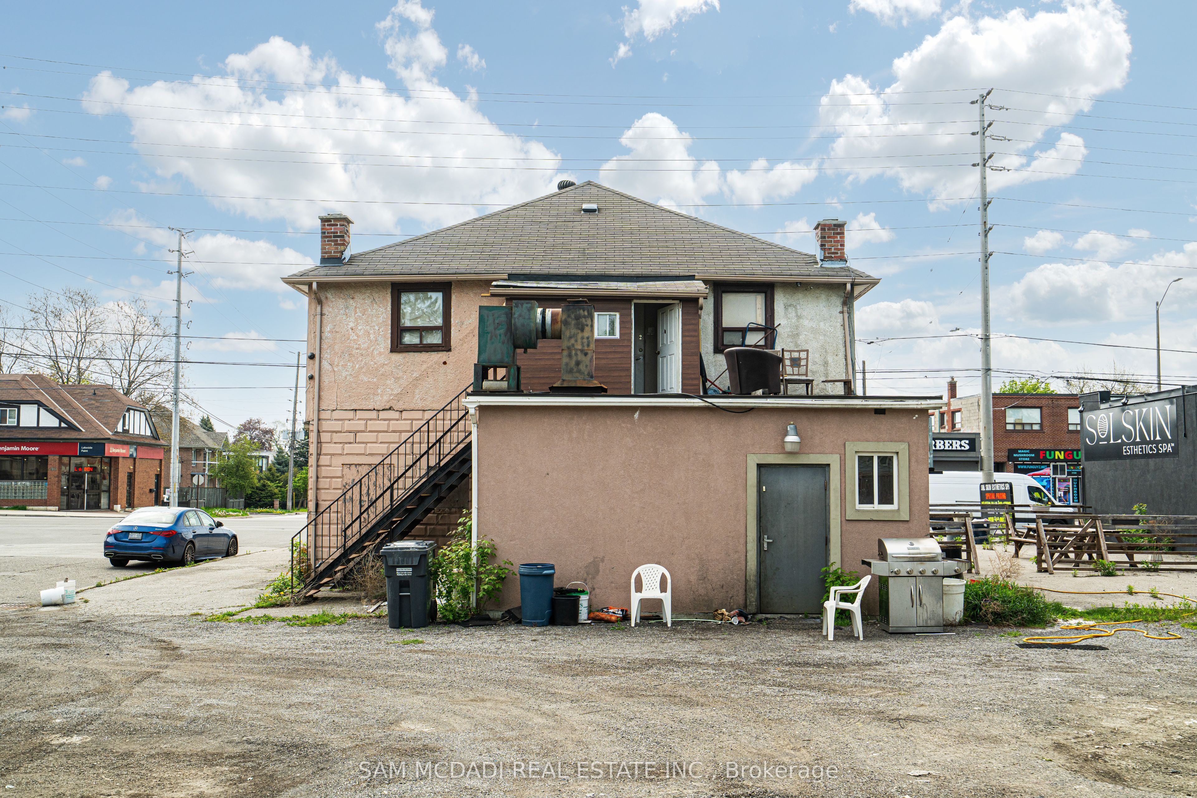 735 Lake Shore Rd E Property Photo 7
