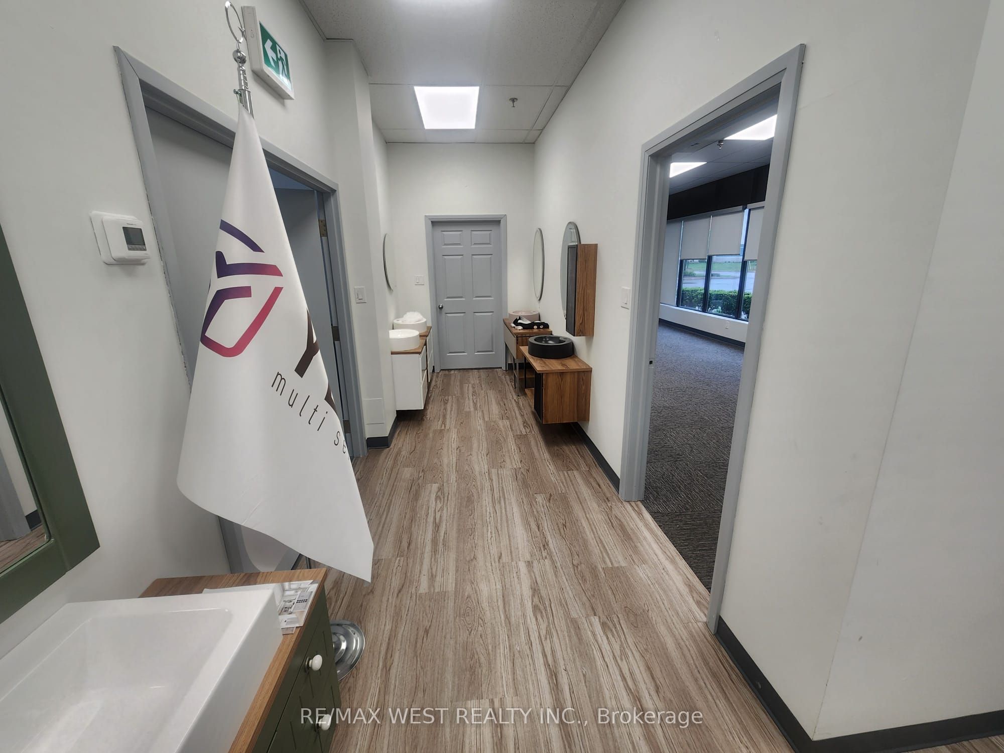 4181 Sladeview Cres Property Photo 8
