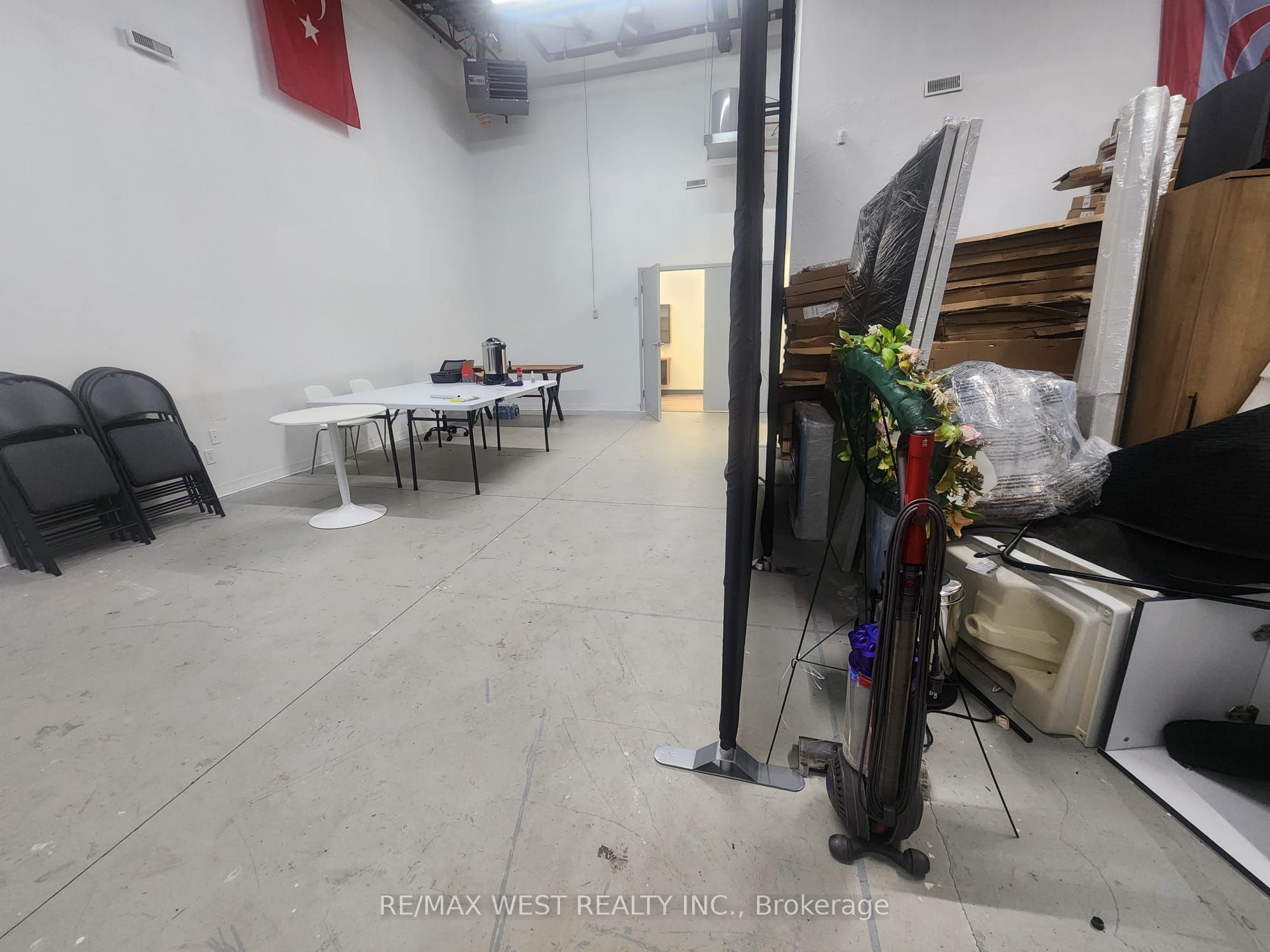 4181 Sladeview Cres Property Photo 17