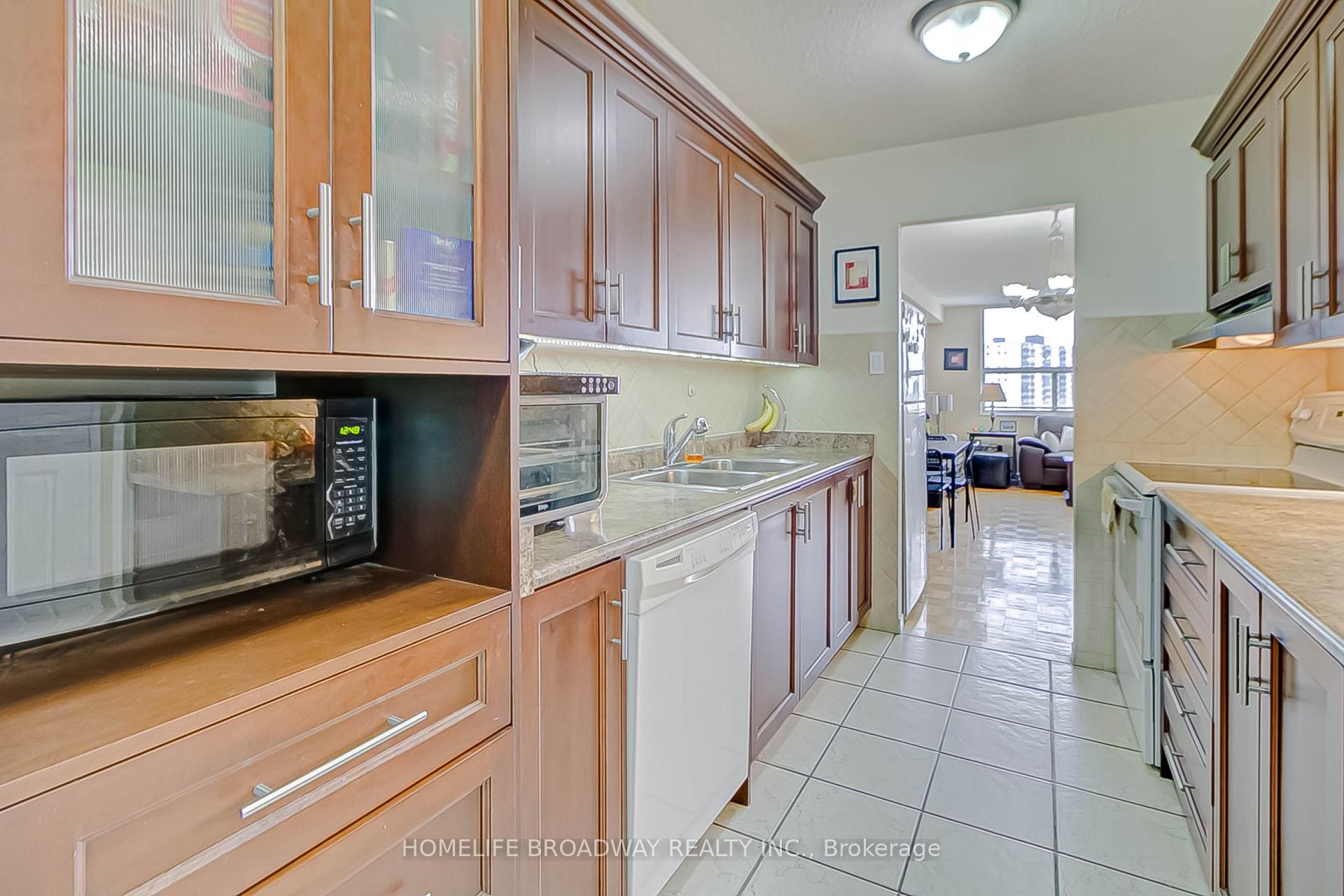#1006 - 10 Tobermory Drive Property Photo 12