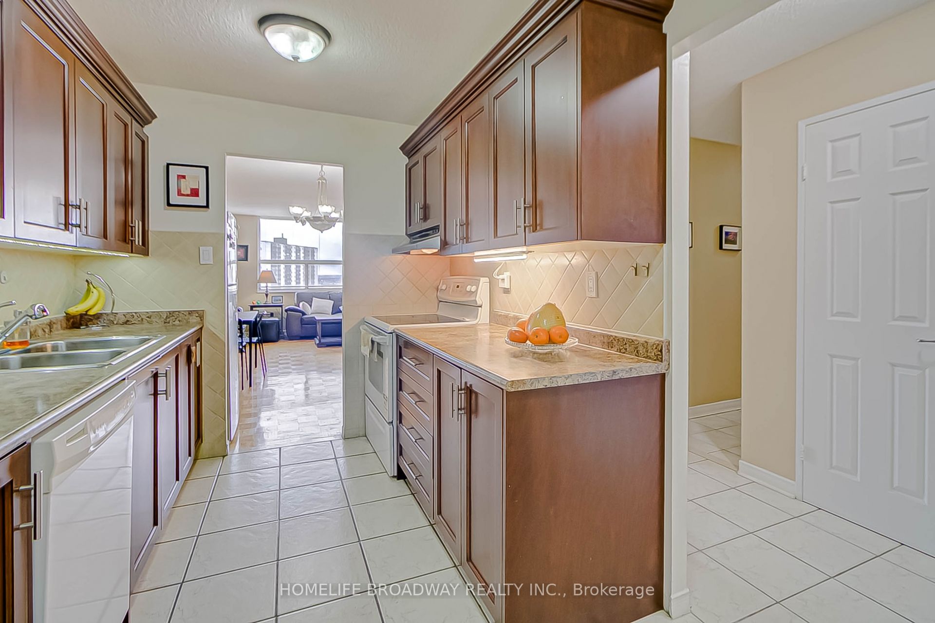 #1006 - 10 Tobermory Drive Property Photo 13