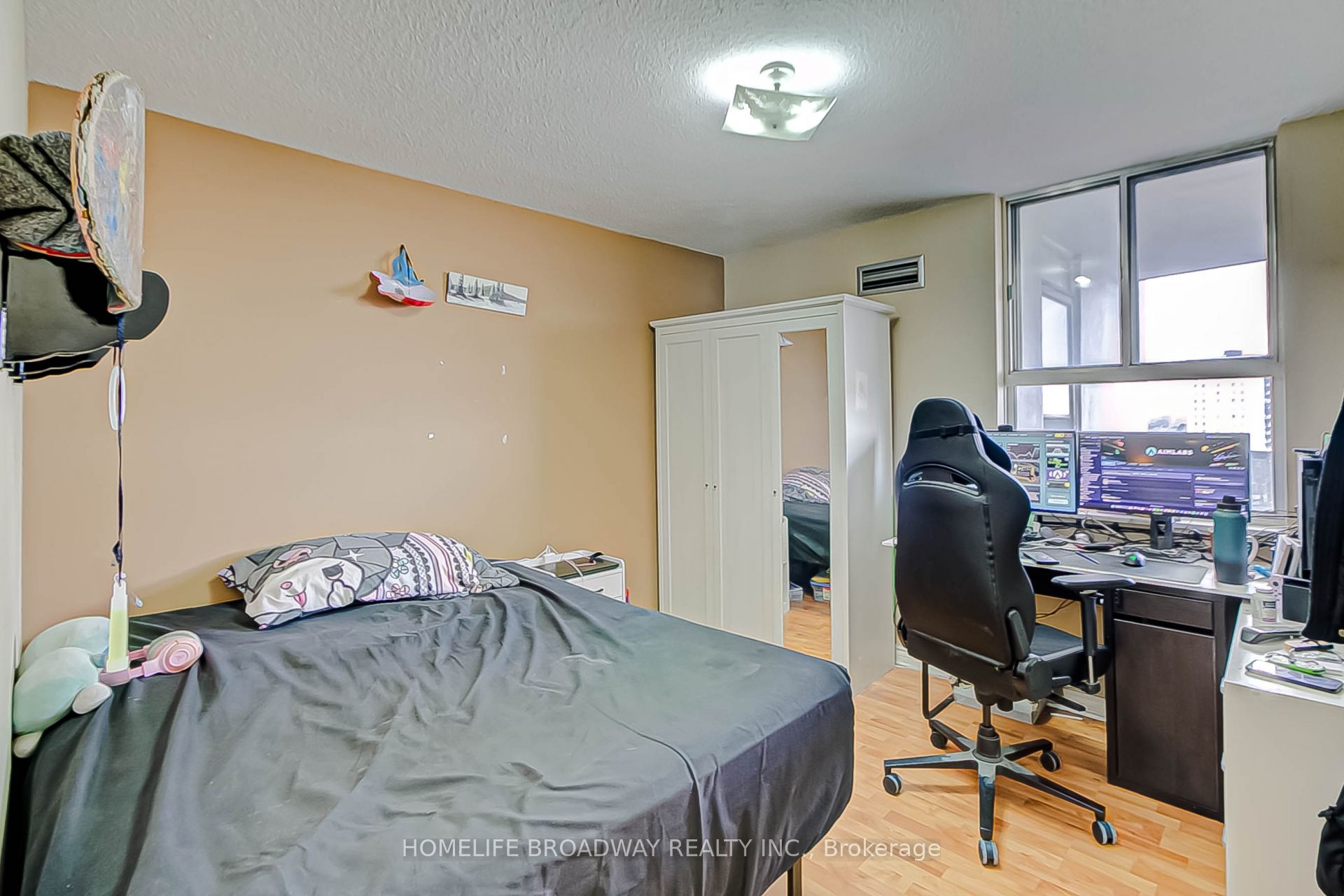 #1006 - 10 Tobermory Drive Property Photo 16