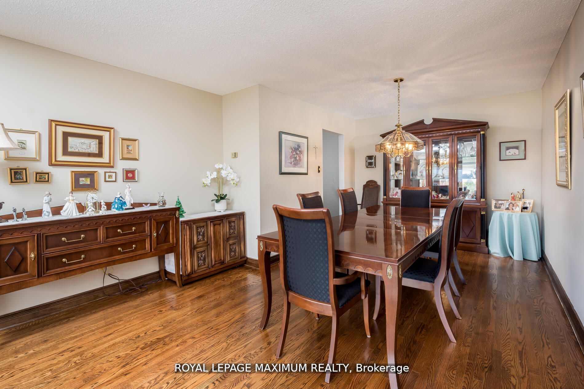 44 Flagstick Court Property Photo 8
