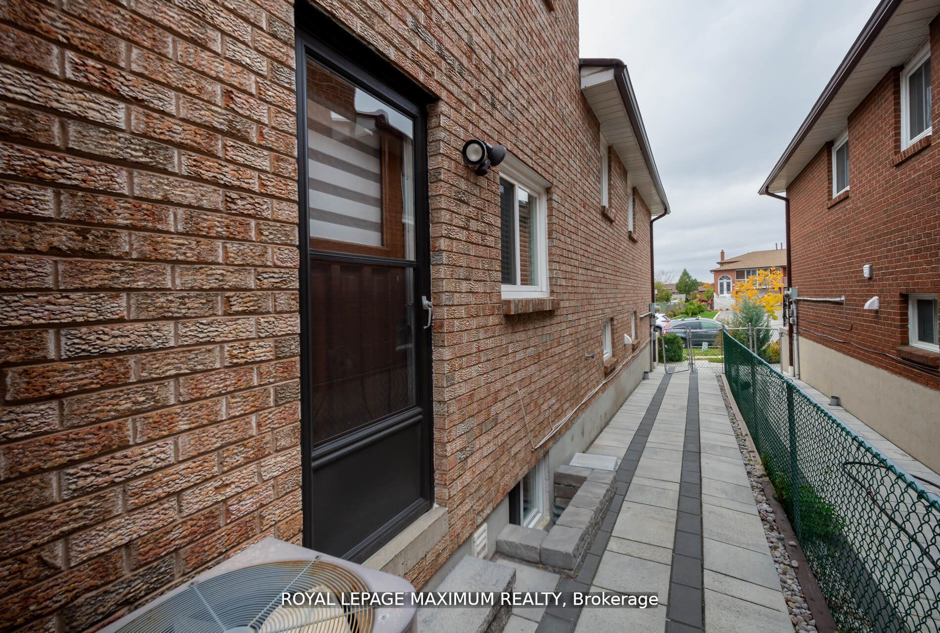 44 Flagstick Court Property Photo 36