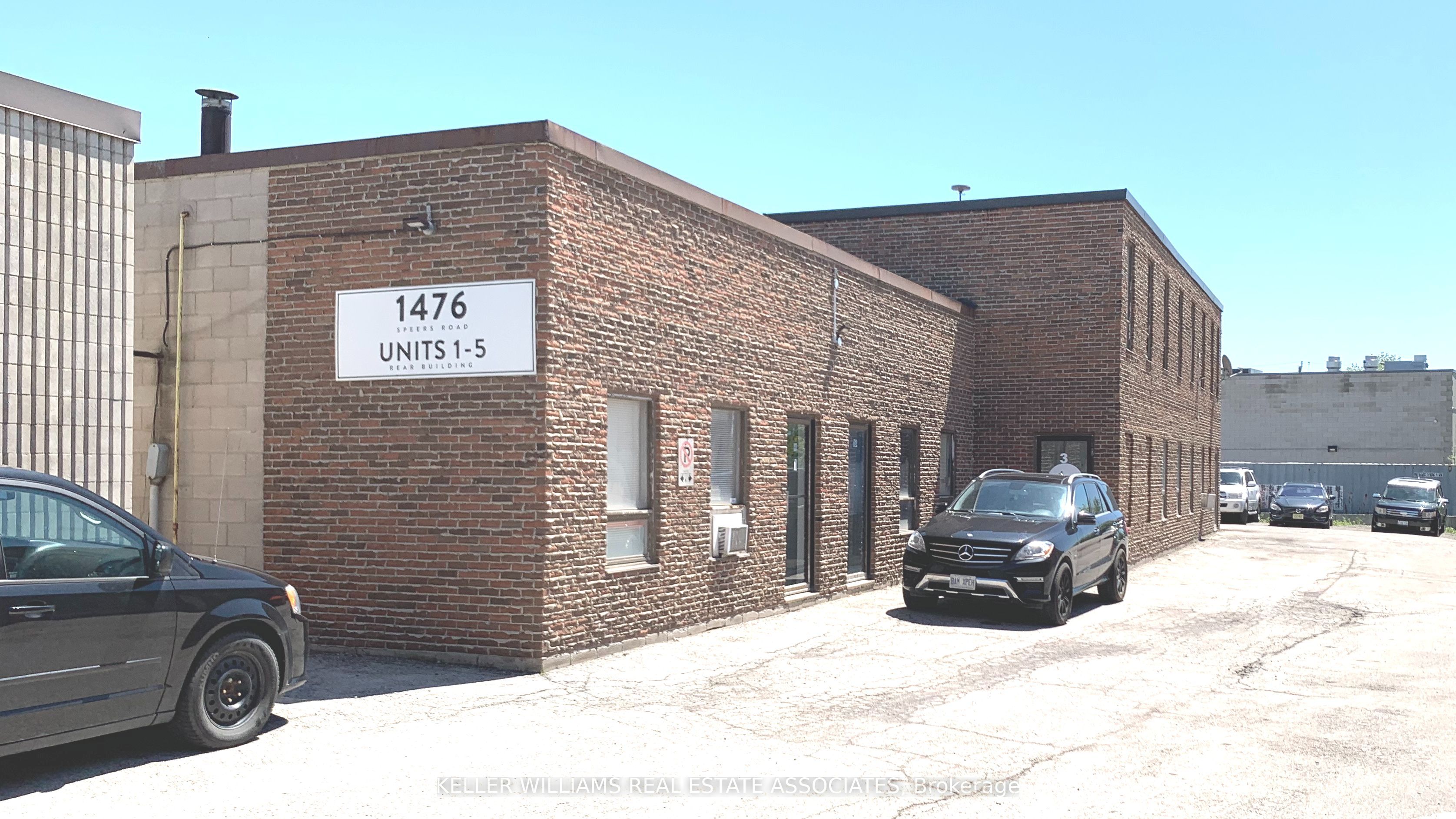 1470 Speers Road Property Photo 4