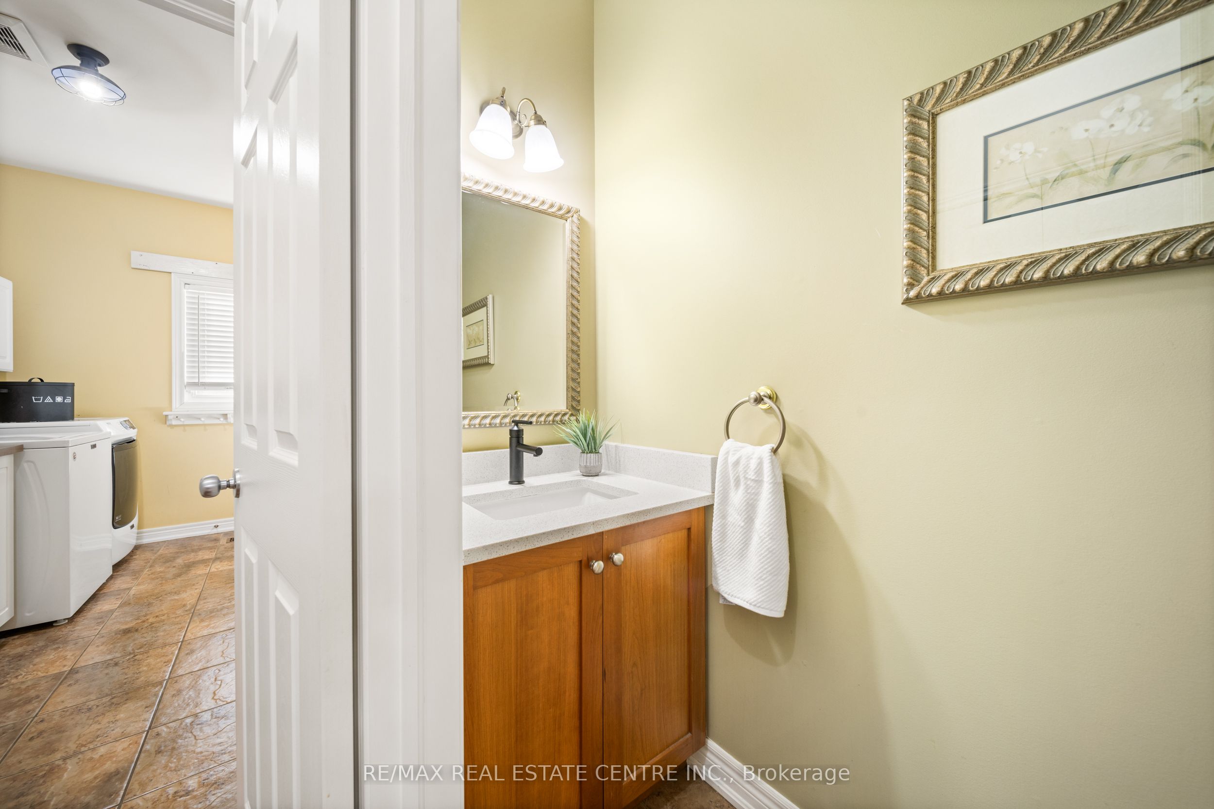5449 Valleyhigh Drive Property Photo 6