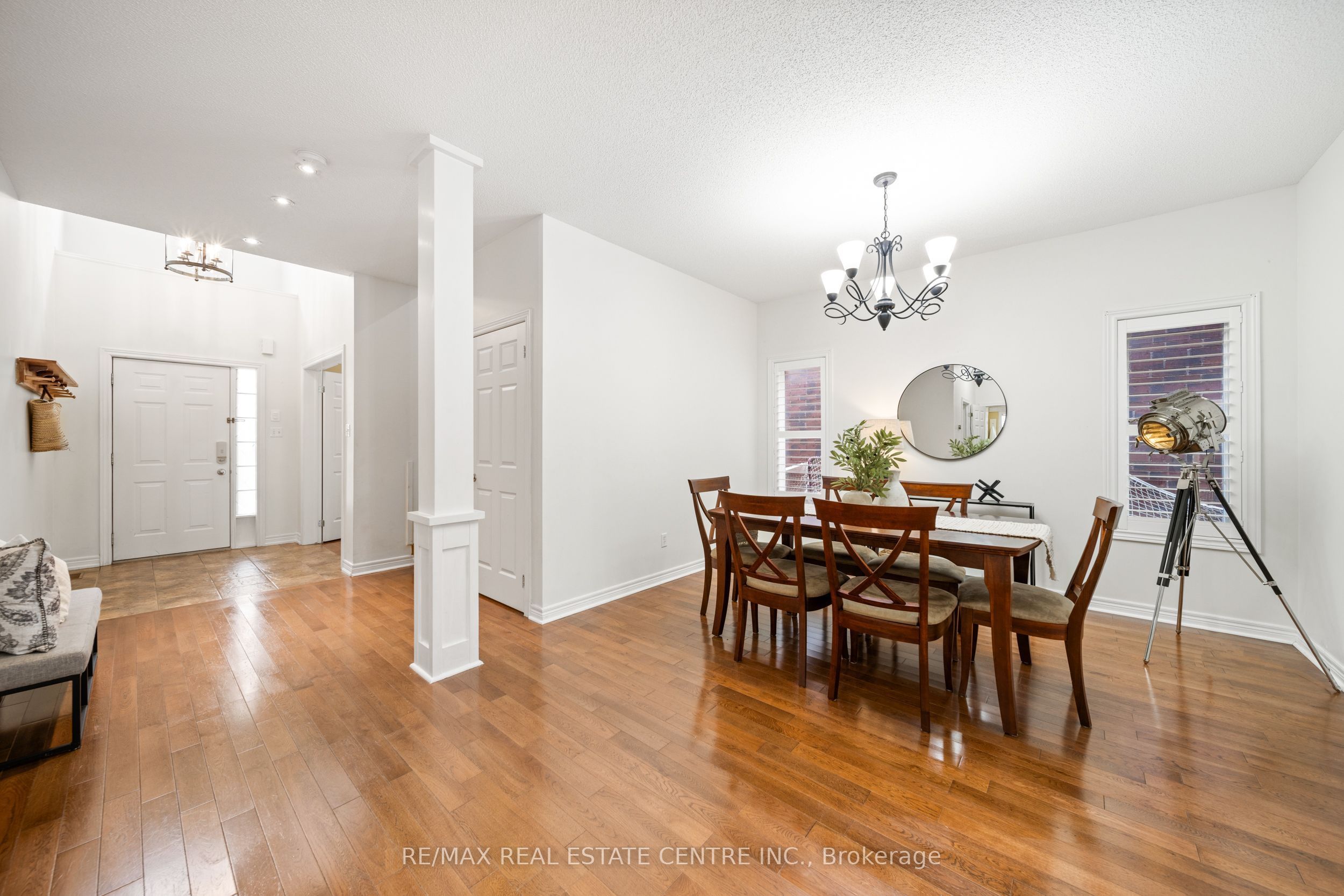 5449 Valleyhigh Drive Property Photo 14