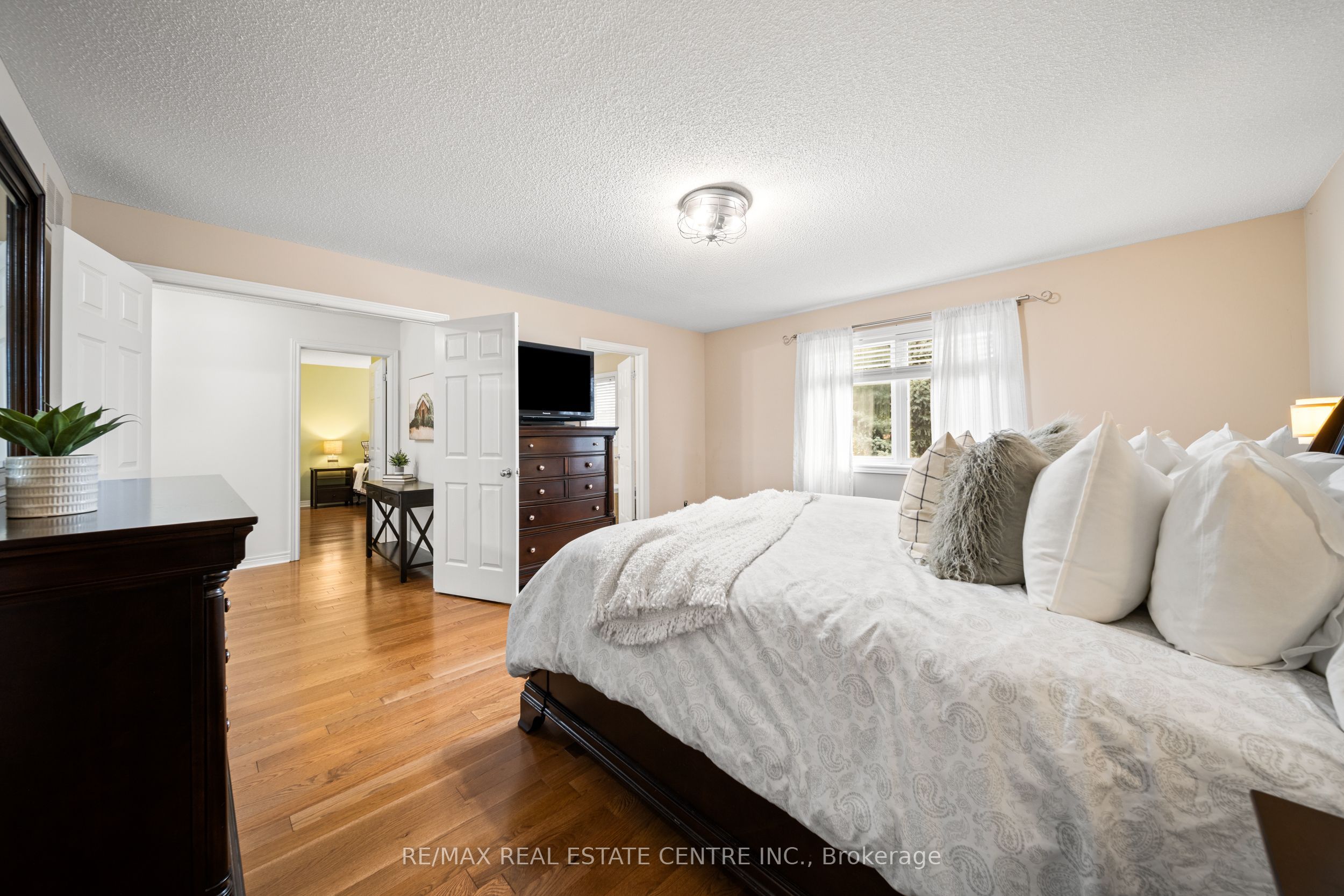 5449 Valleyhigh Drive Property Photo 31