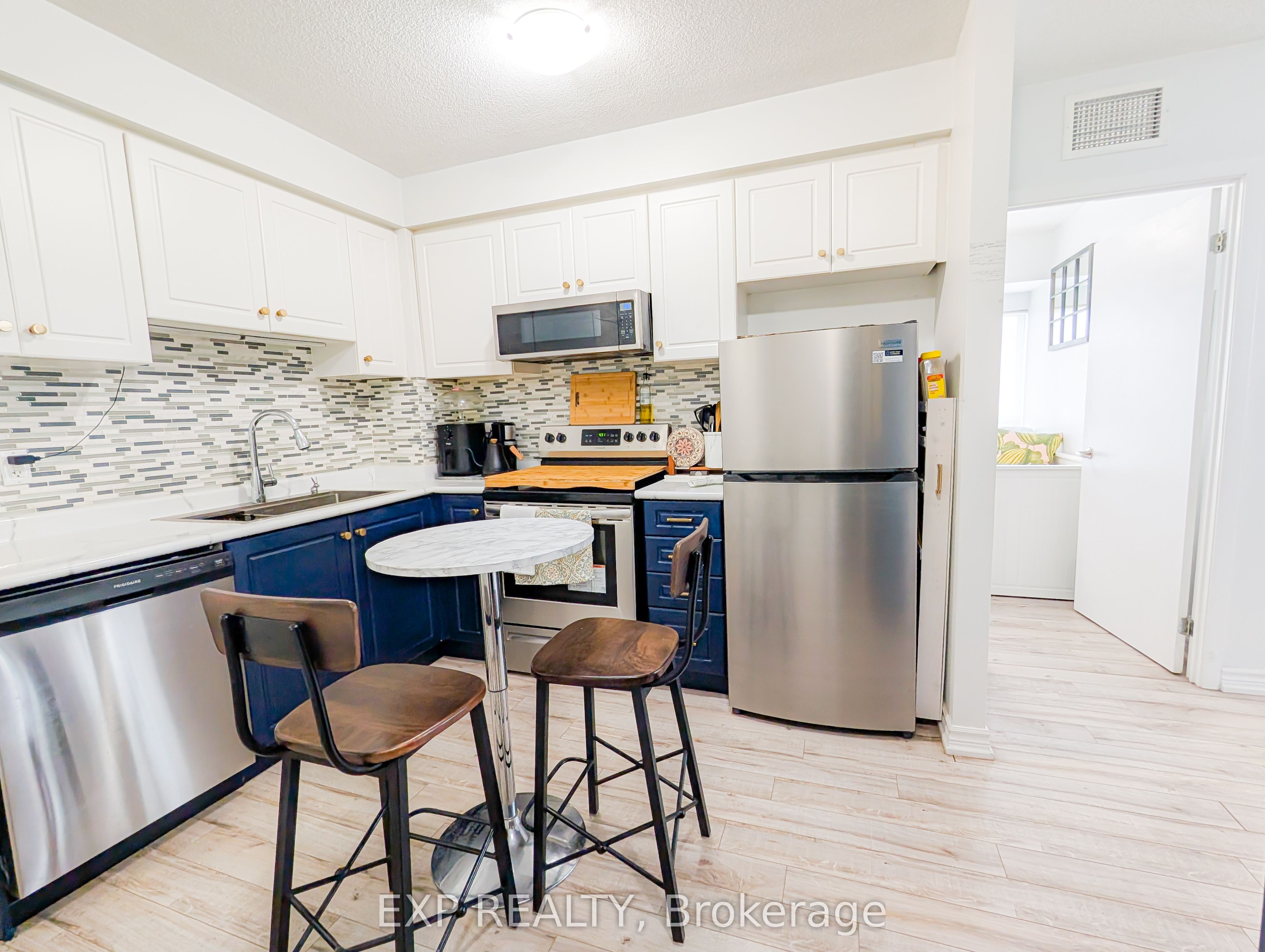 #1010 - 2464 Weston Road Property Photo 9