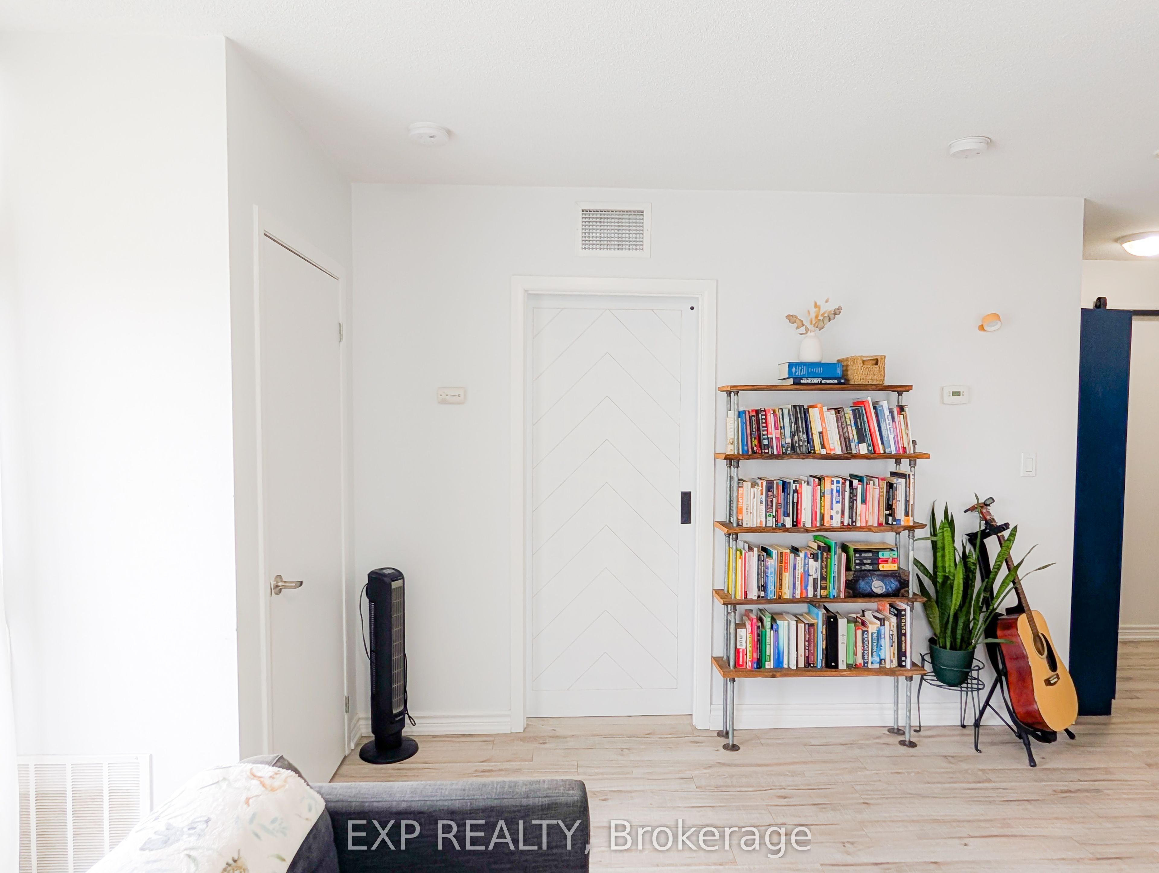 #1010 - 2464 Weston Road Property Photo 10