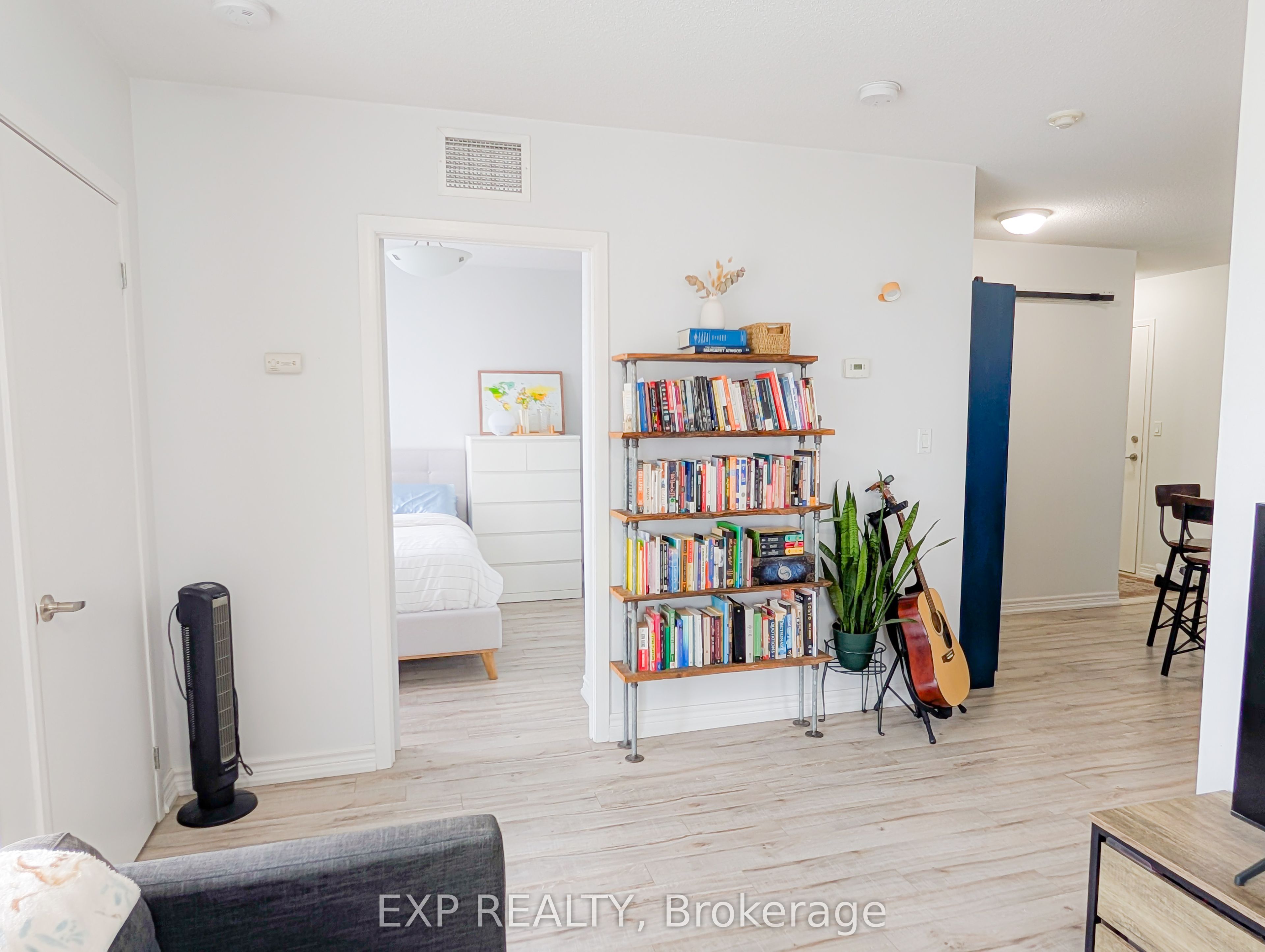 #1010 - 2464 Weston Road Property Photo 11