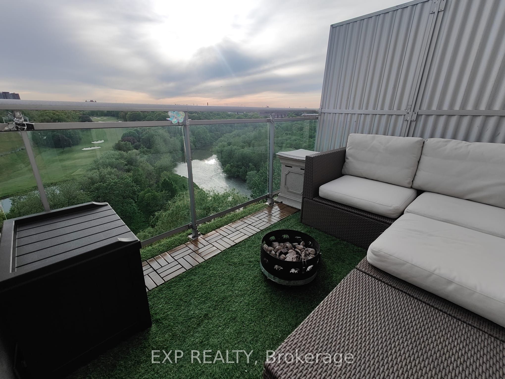 #1010 - 2464 Weston Road Property Photo 16