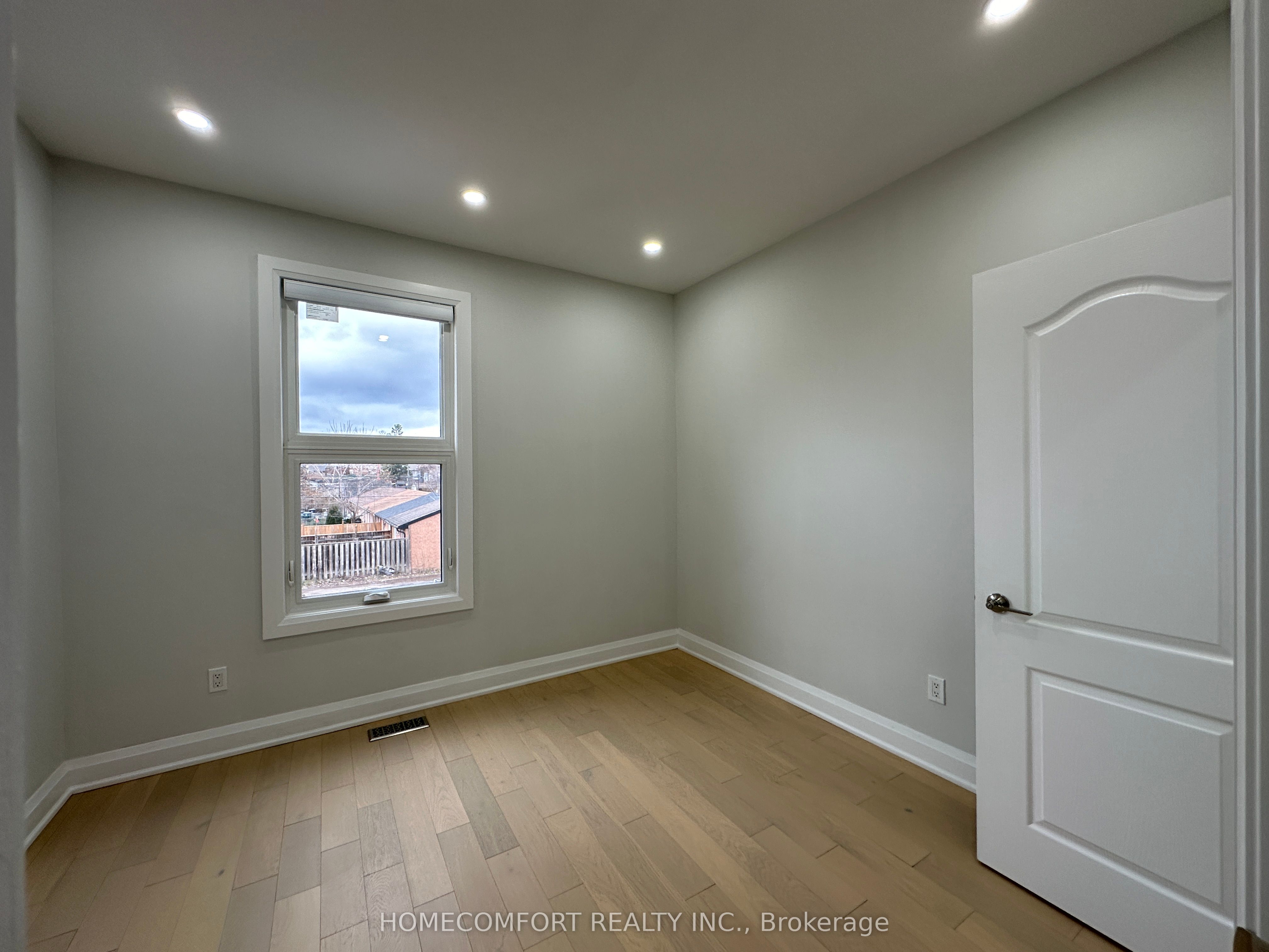 #upper - 211 Osler Street Property Photo 17