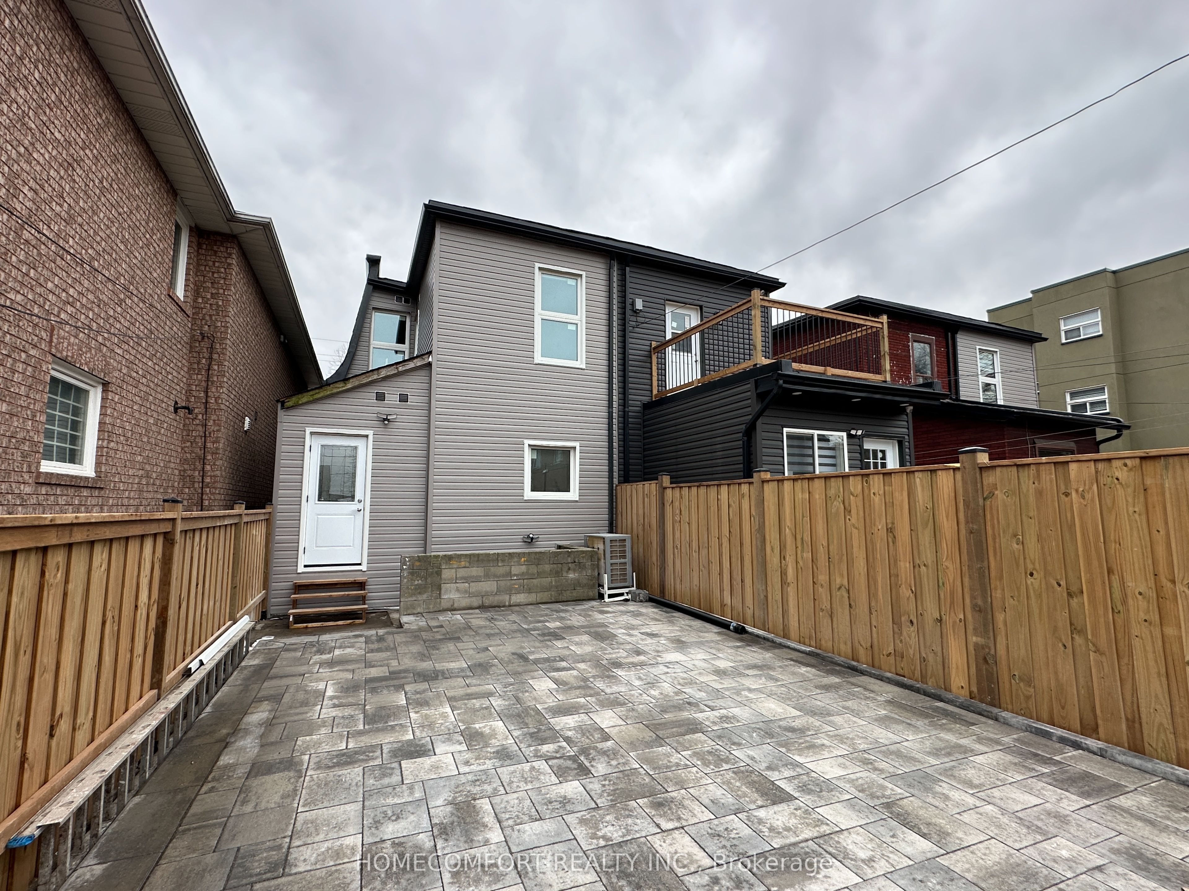 #upper - 211 Osler Street Property Photo 22