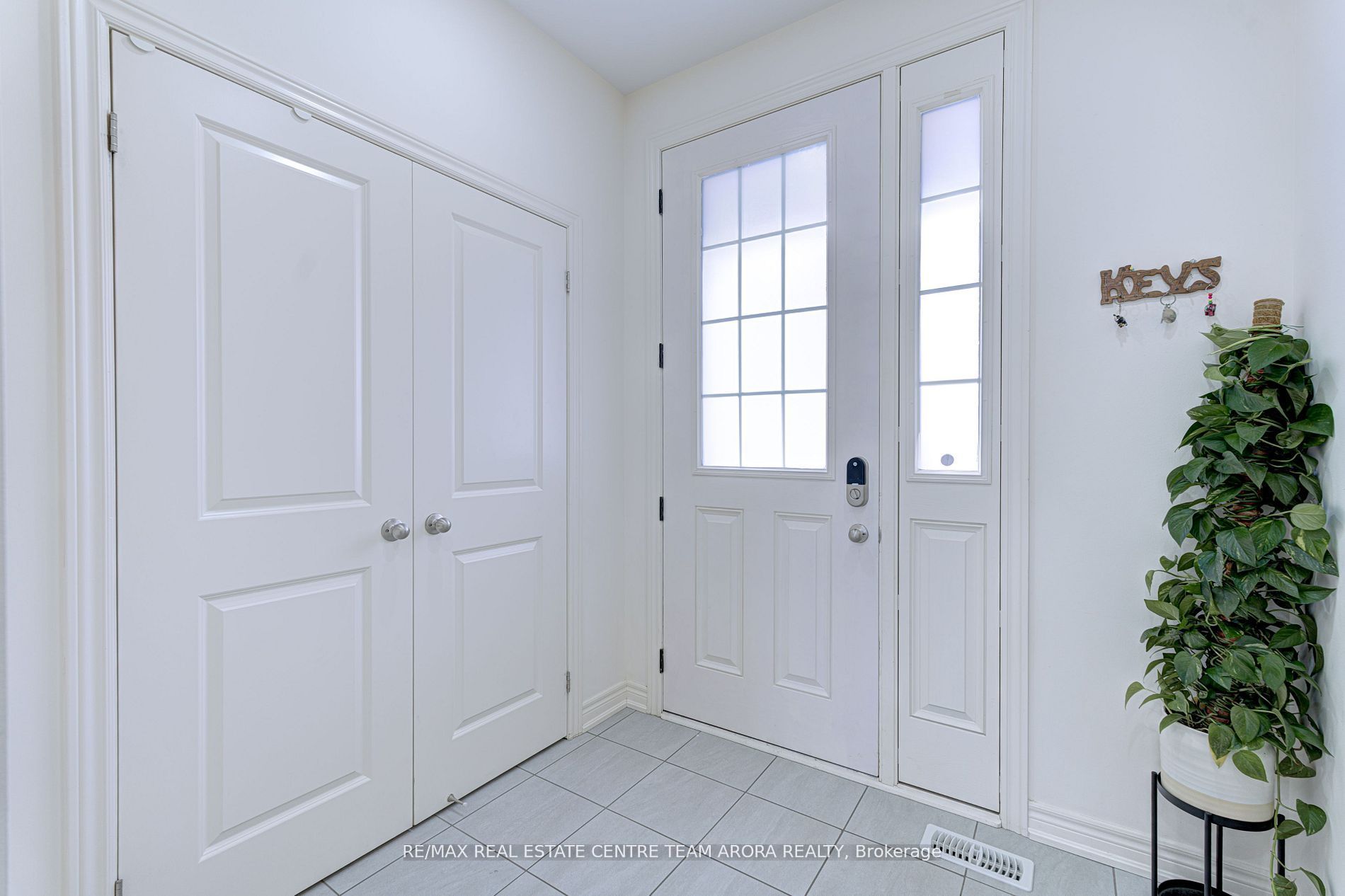 80 Finegan Circle Property Photo 3